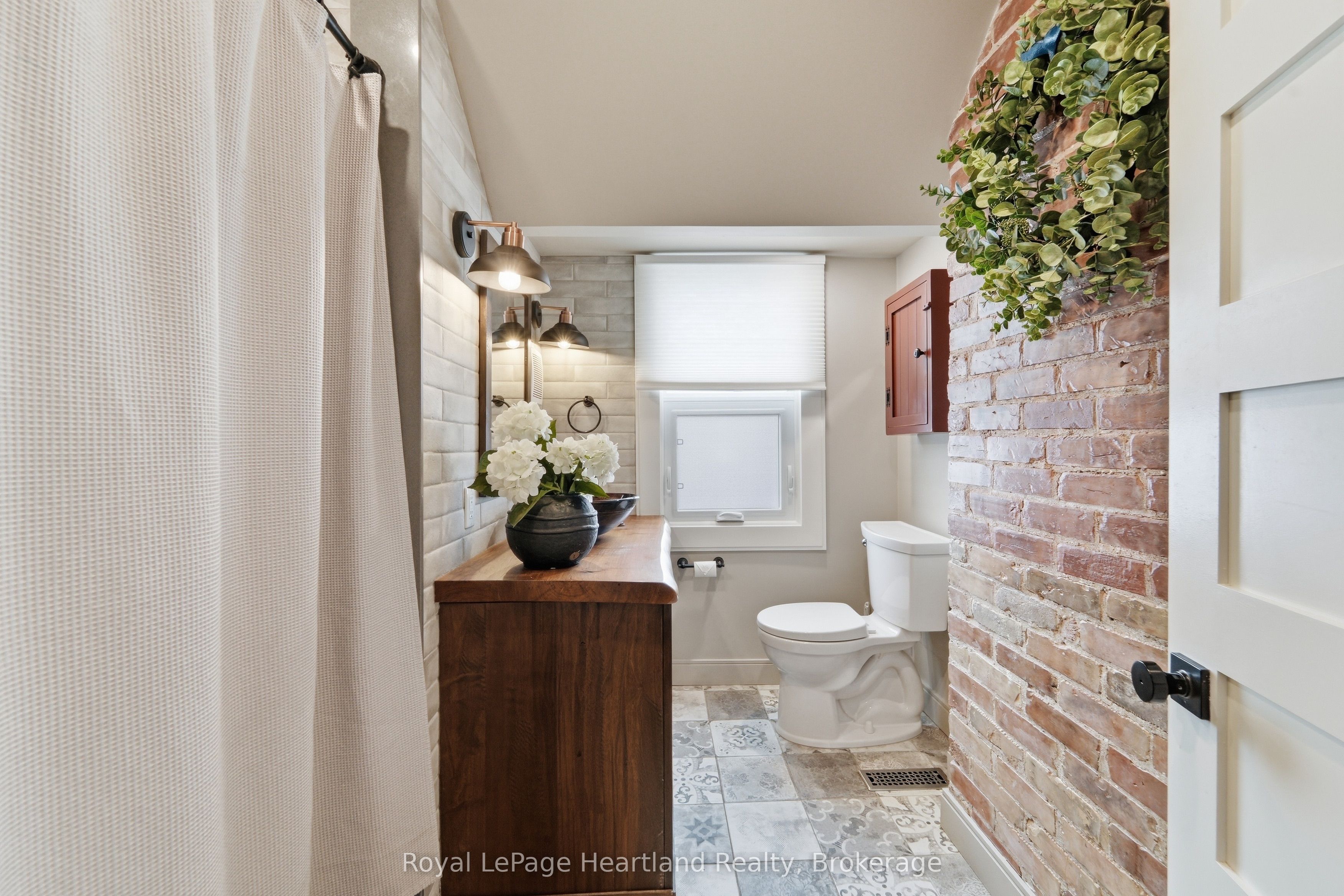 5 Britannia Road W Property Photo 21