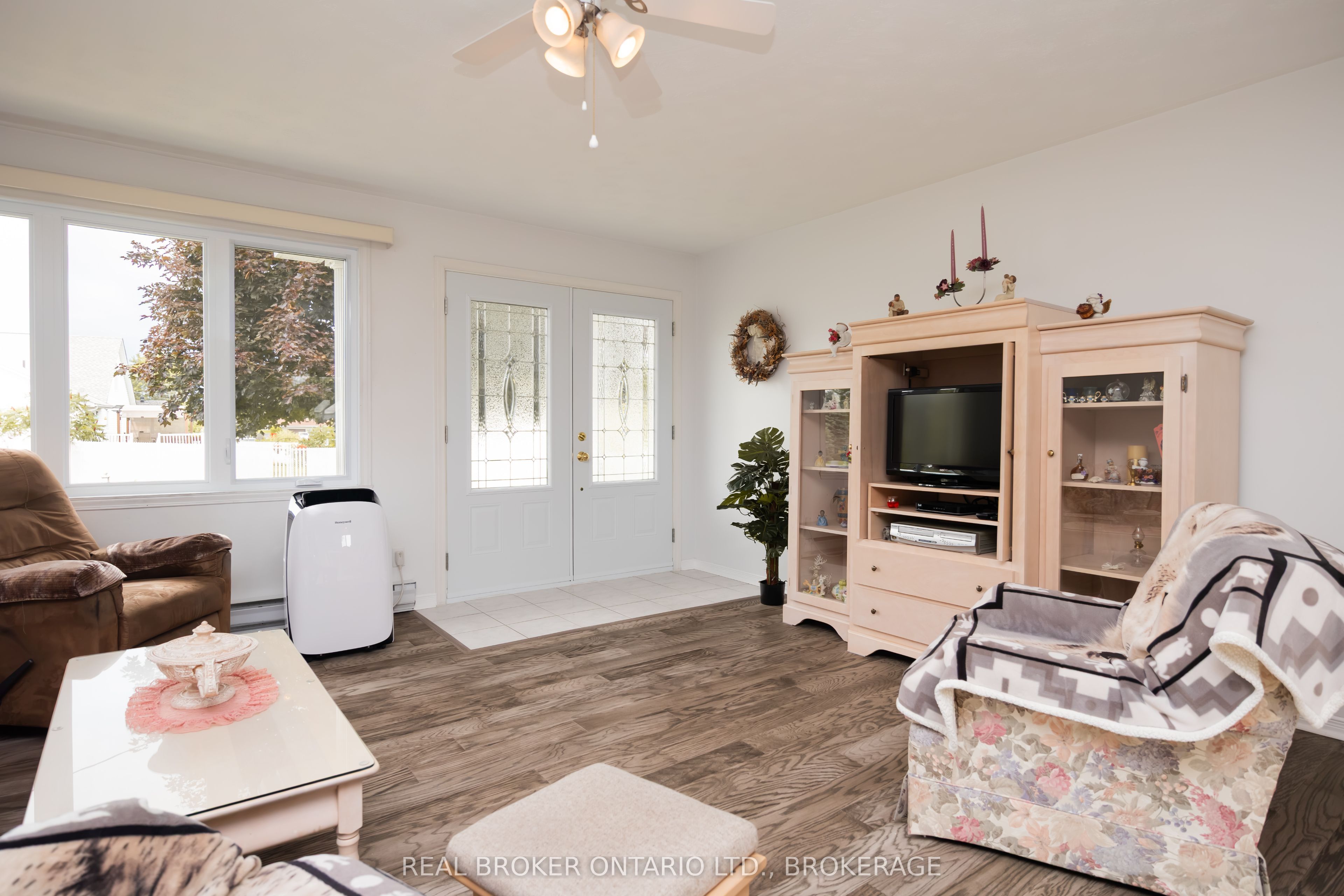 20392 Roy Crescent Property Photo 16