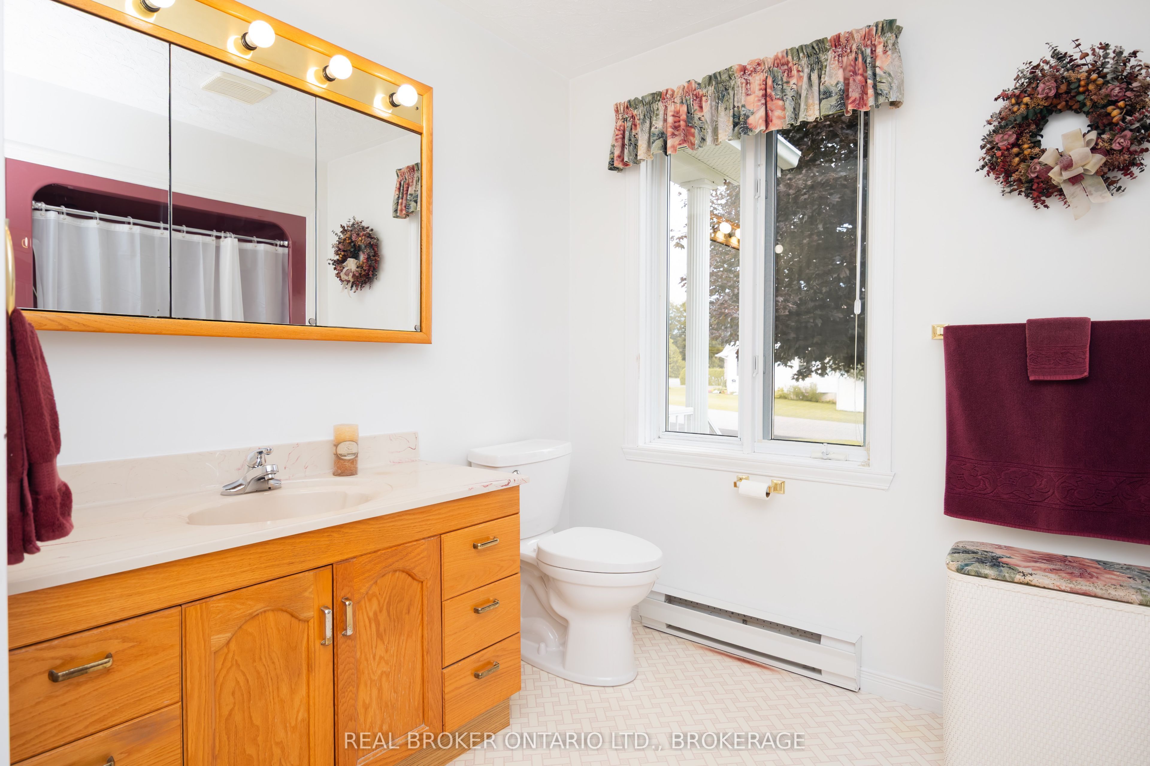 20392 Roy Crescent Property Photo 18