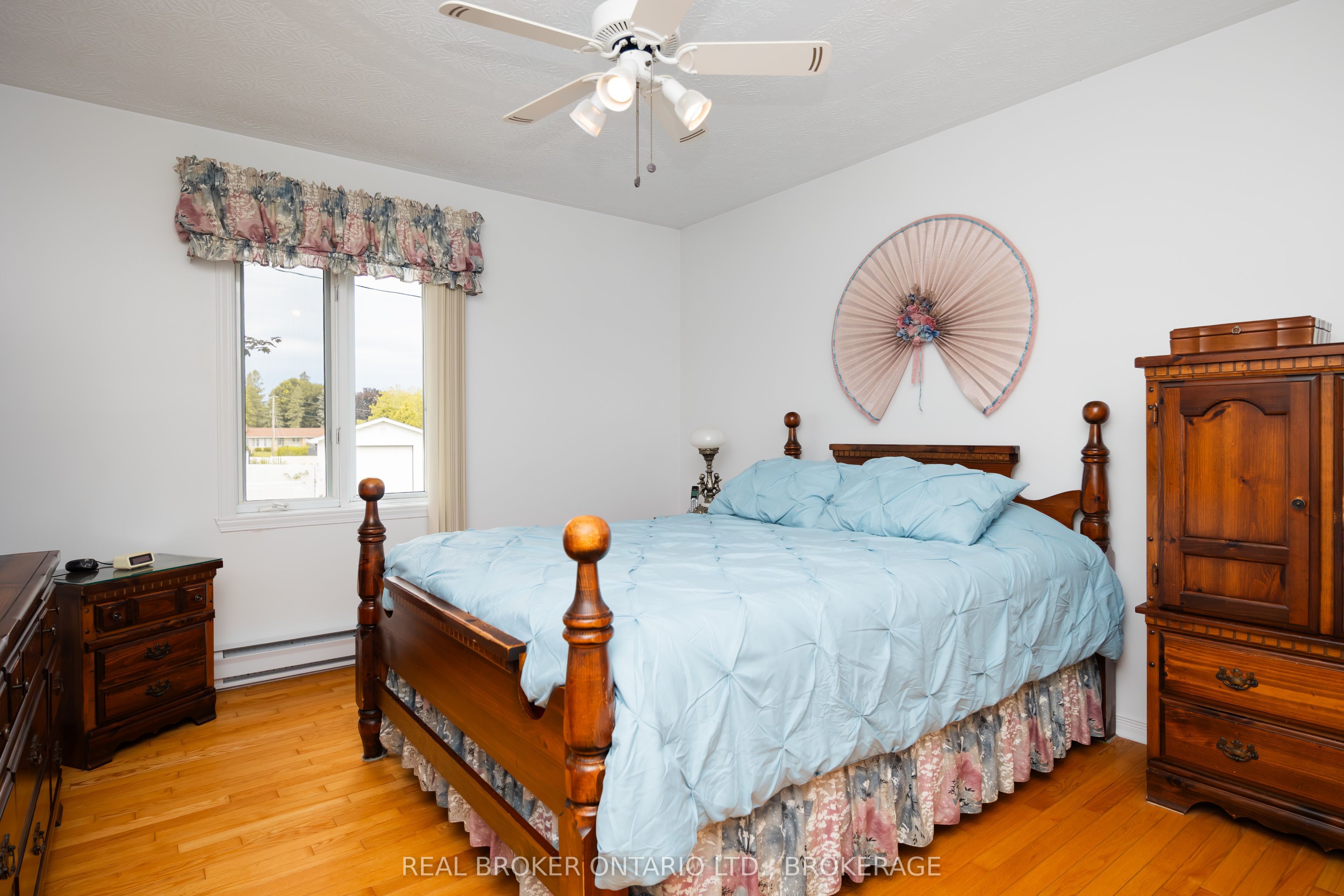 20392 Roy Crescent Property Photo 25