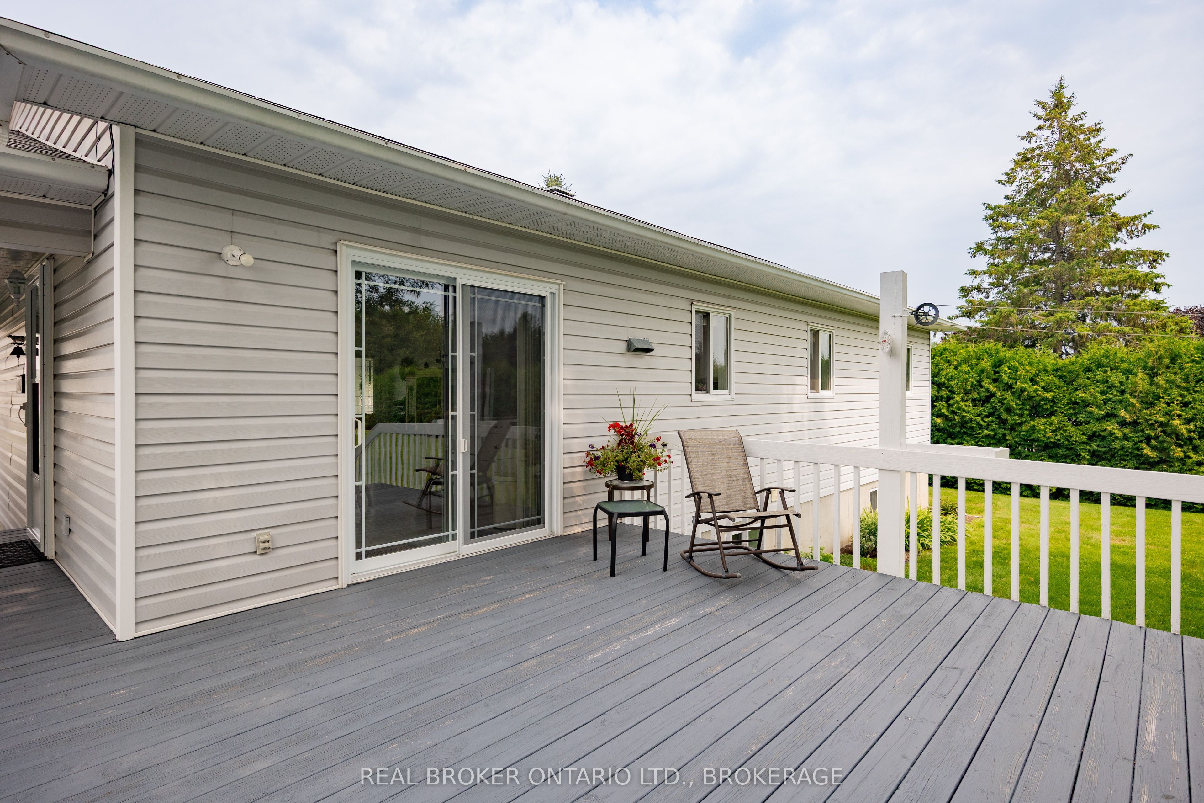20392 Roy Crescent Property Photo 42