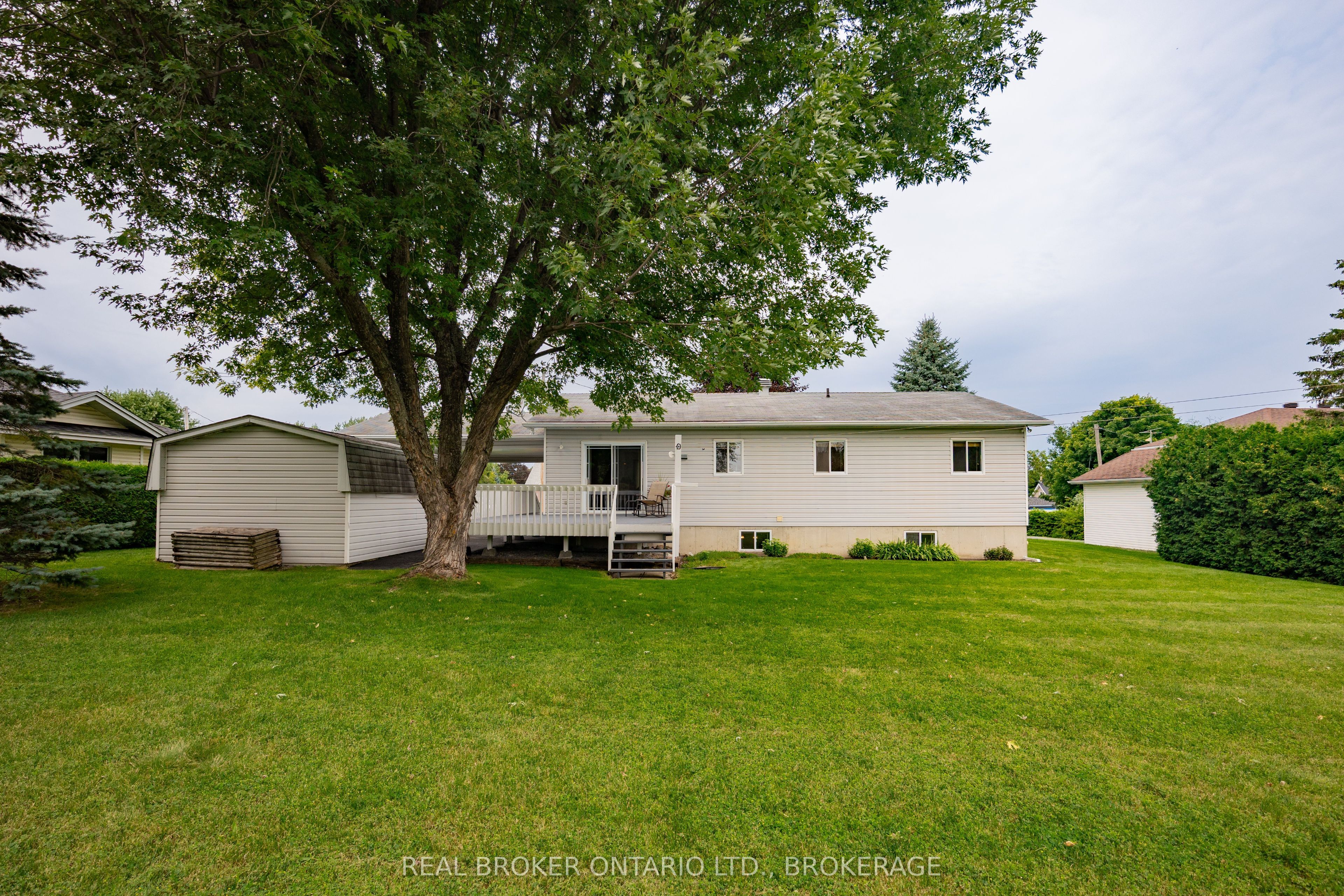 20392 Roy Crescent Property Photo 46