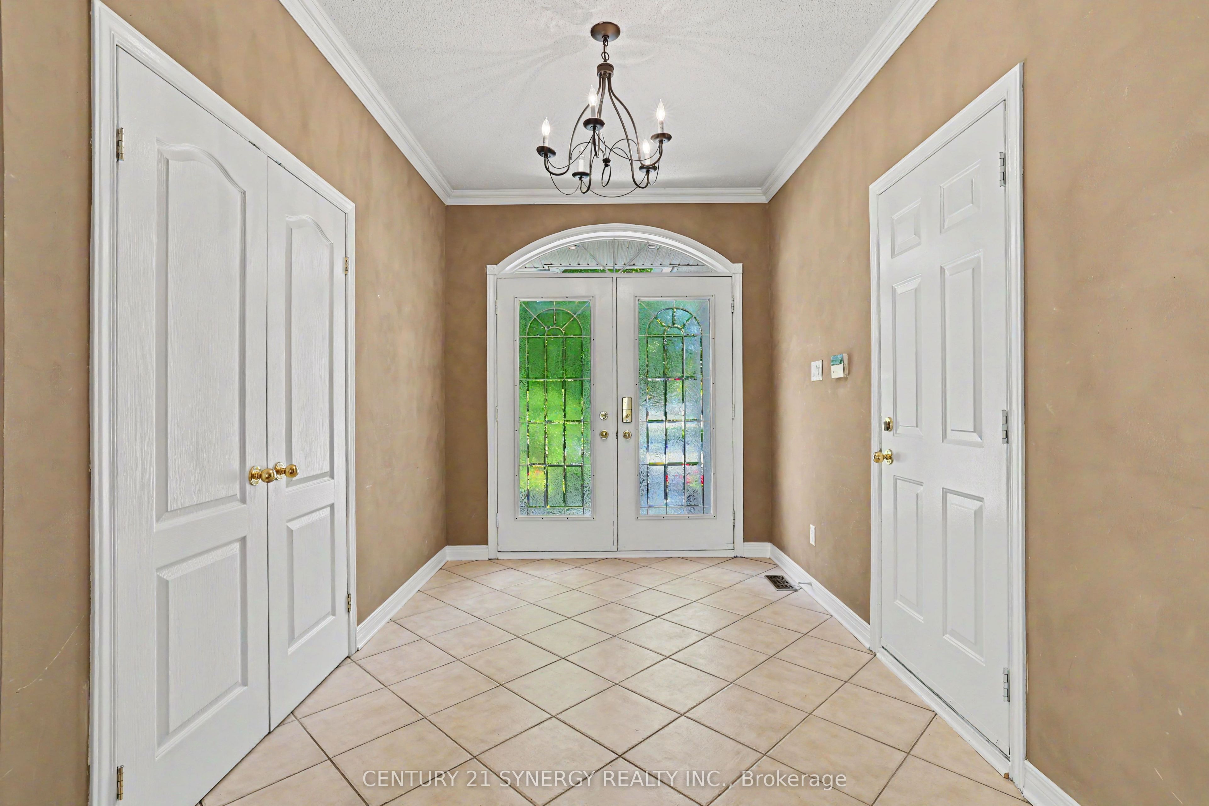 17 Warnock Court Property Photo 4
