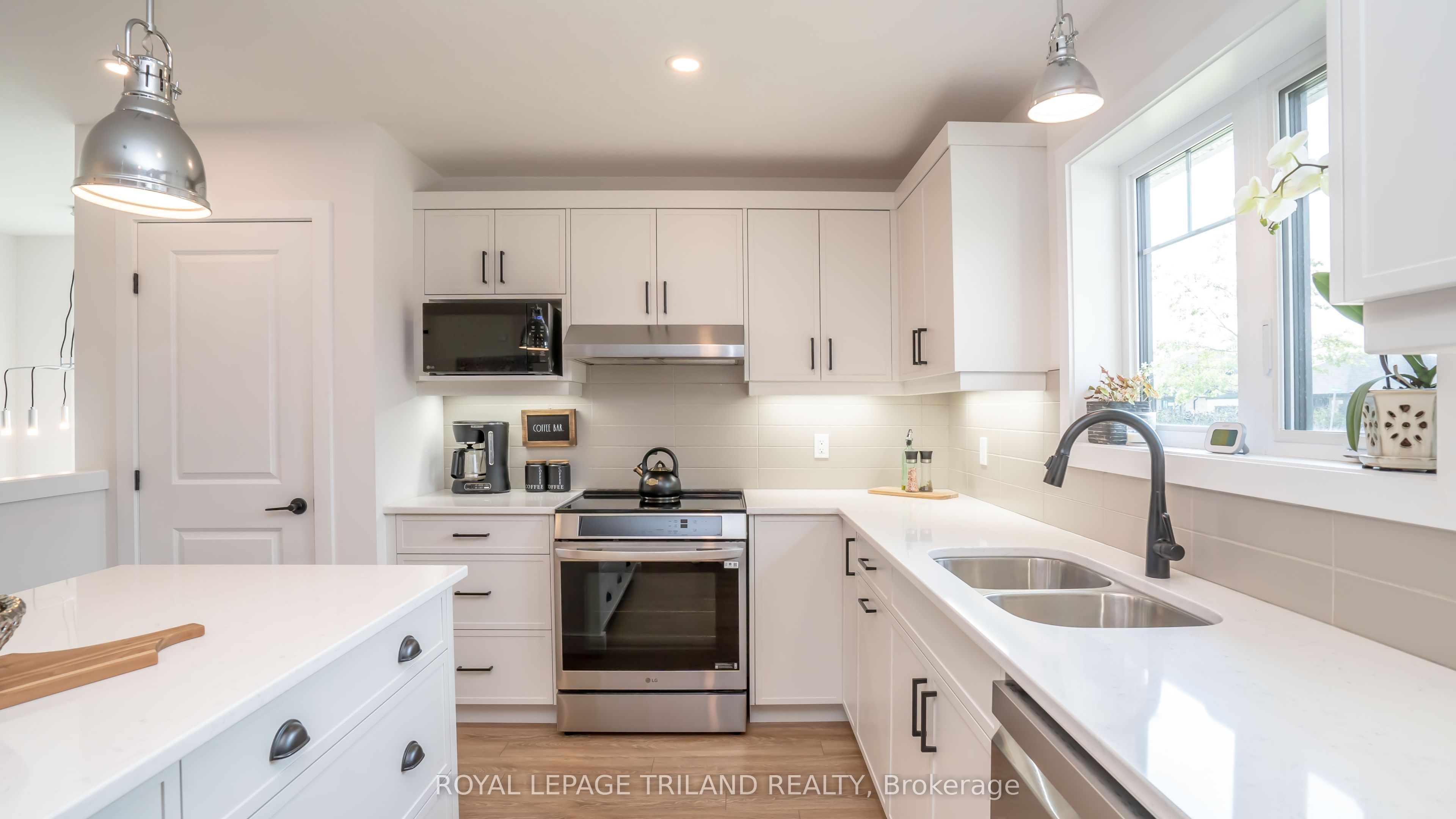 138 Renaissance Drive Property Photo 8