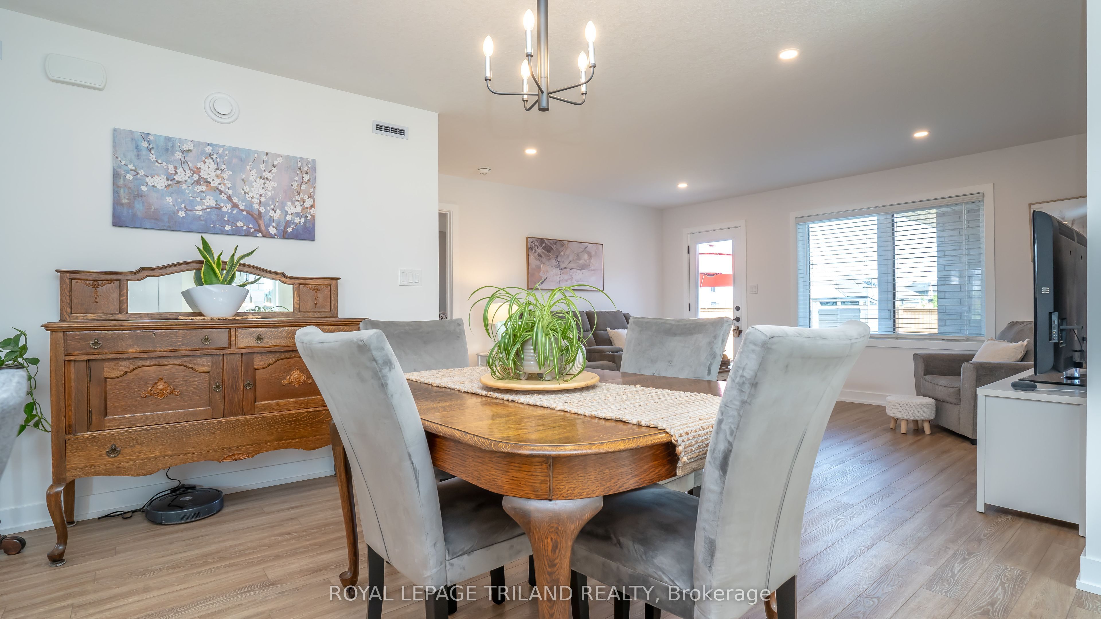138 Renaissance Drive Property Photo 11