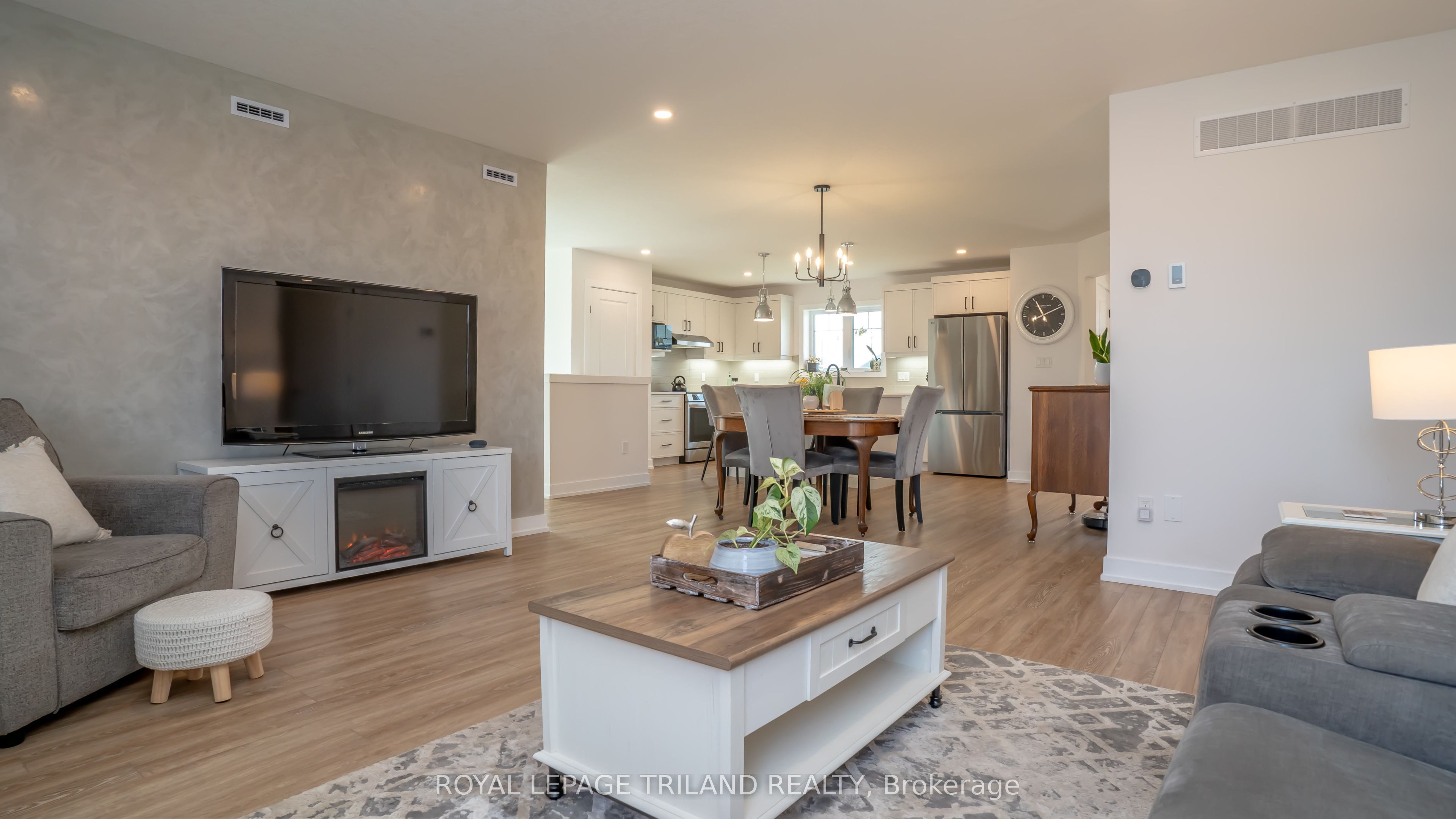 138 Renaissance Drive Property Photo 12