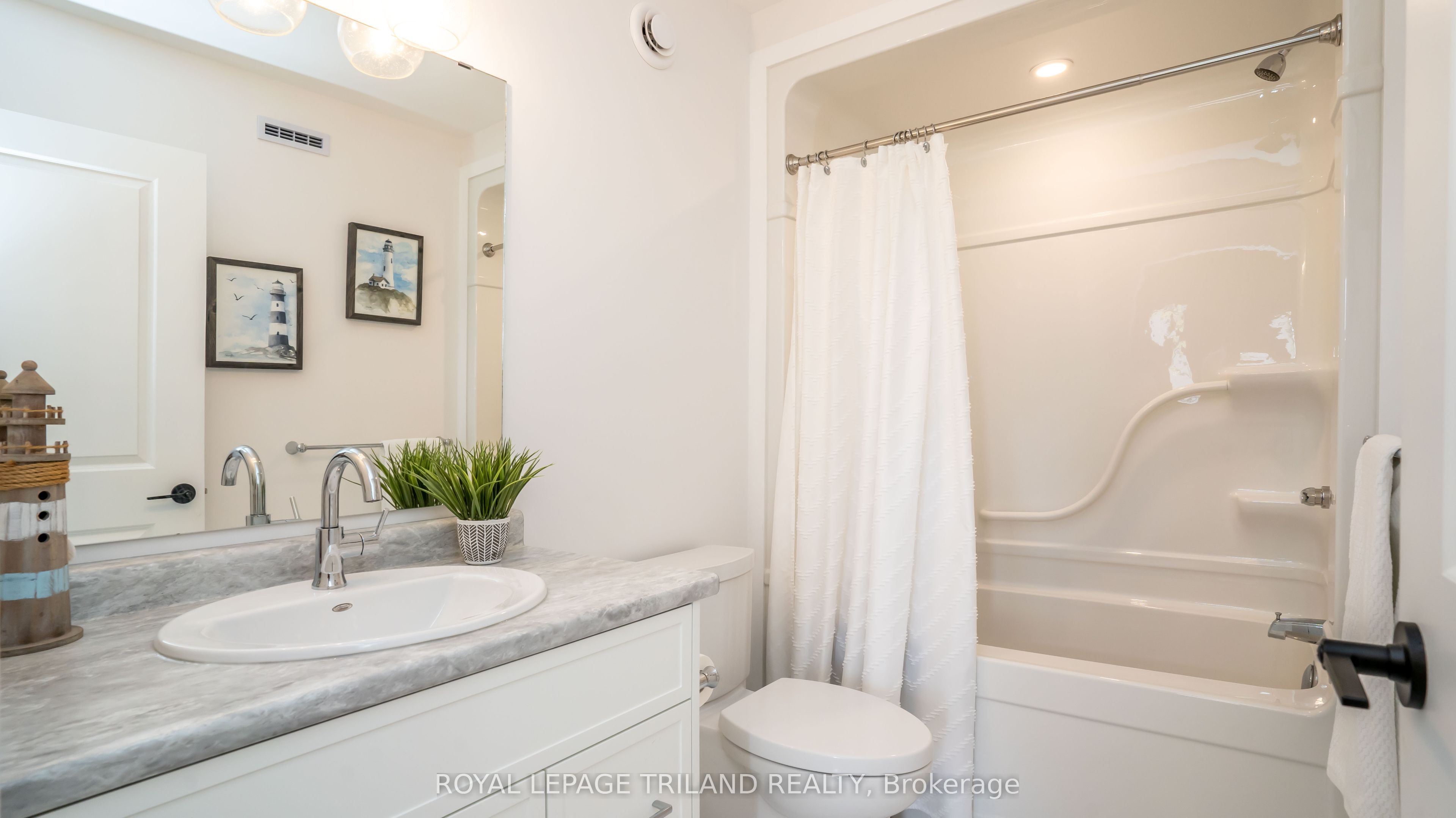 138 Renaissance Drive Property Photo 18