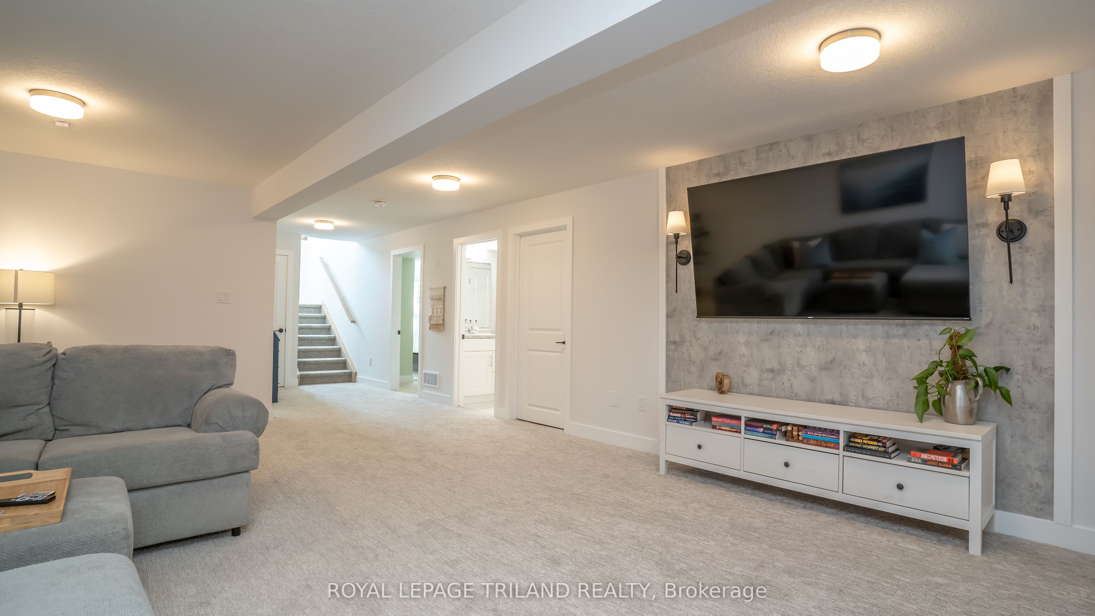 138 Renaissance Drive Property Photo 24