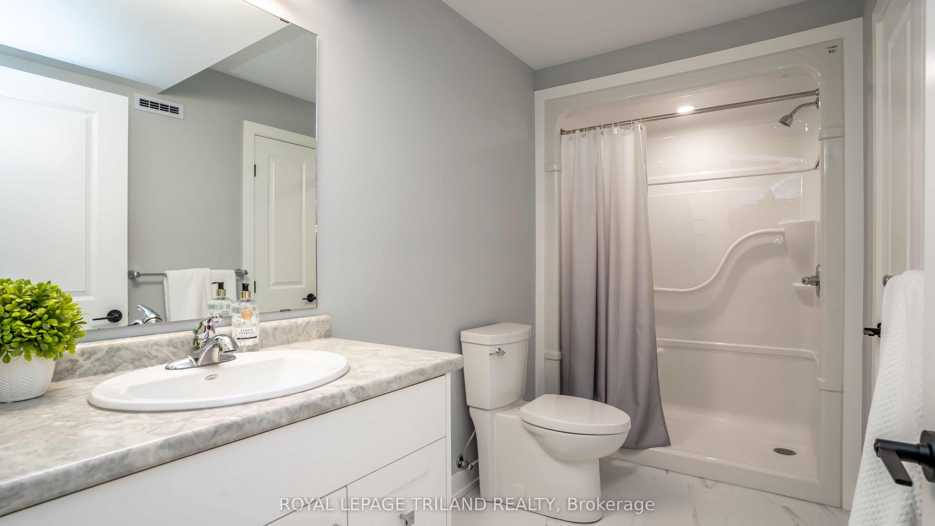 138 Renaissance Drive Property Photo 27