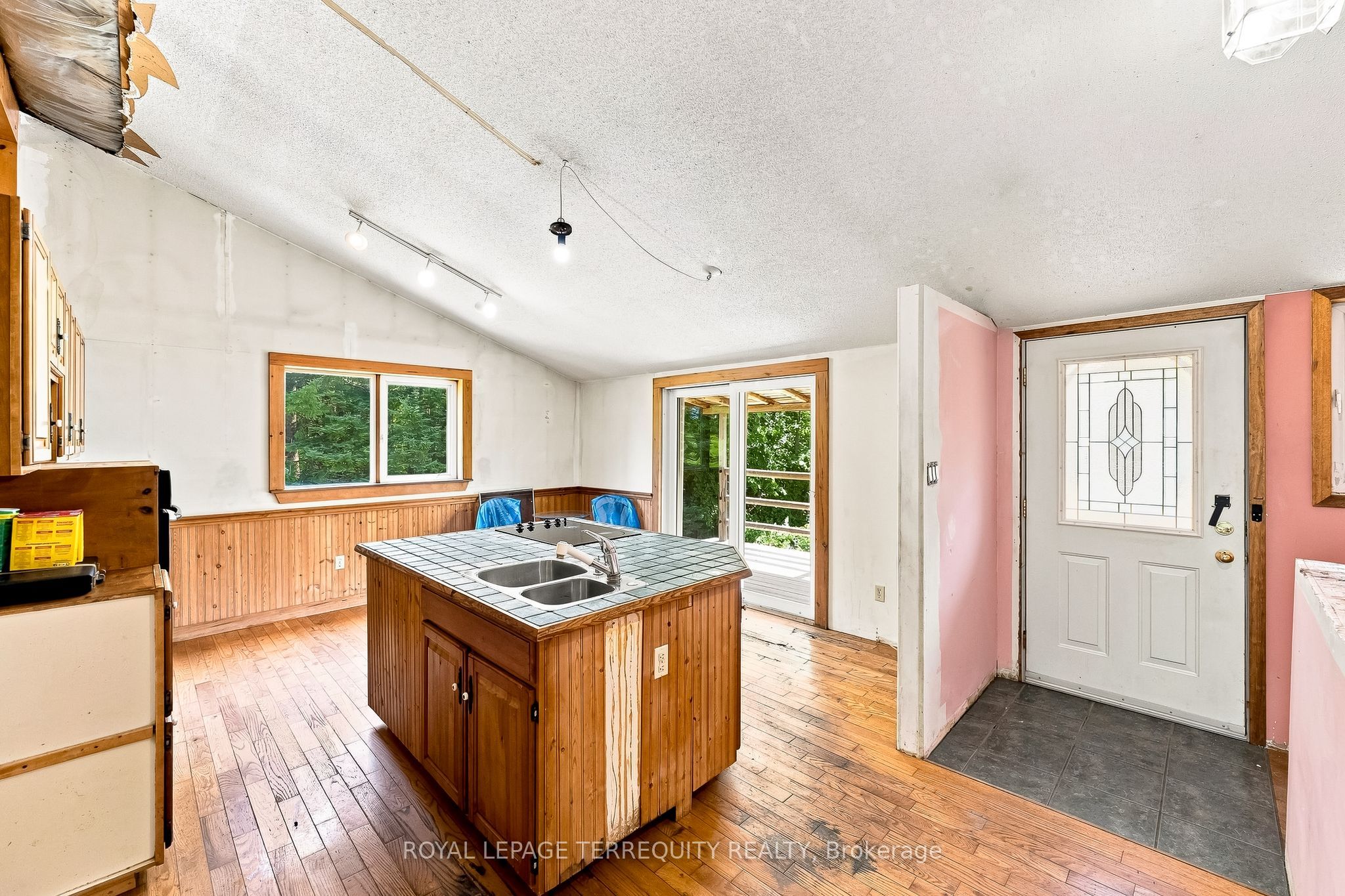 403 Concession Rd 12 E Property Photo 12