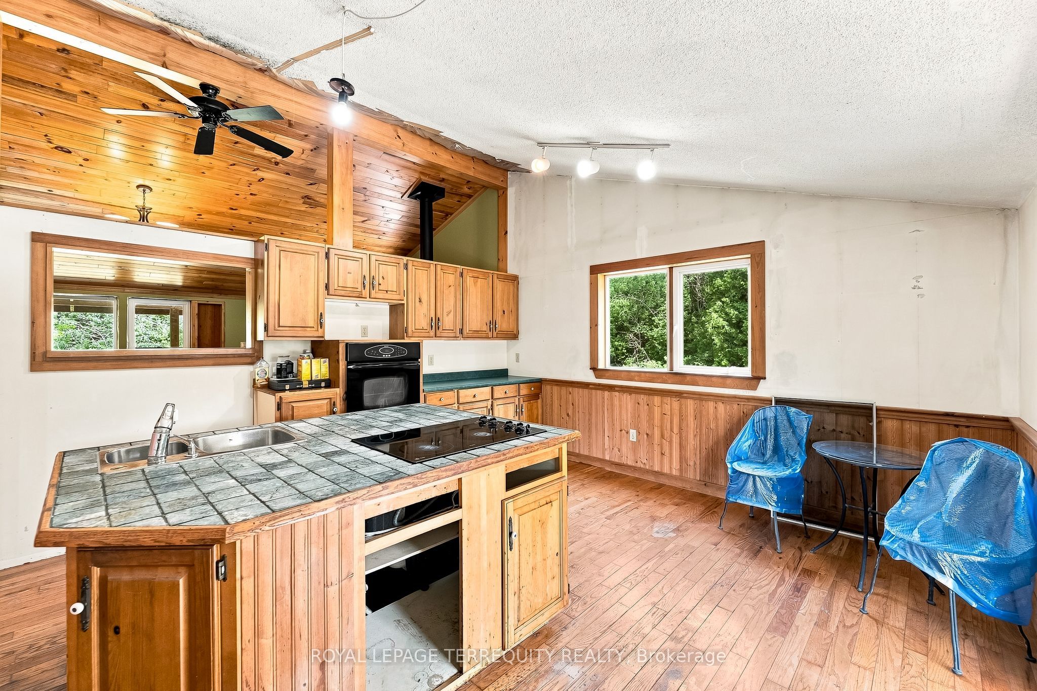 403 Concession Rd 12 E Property Photo 13
