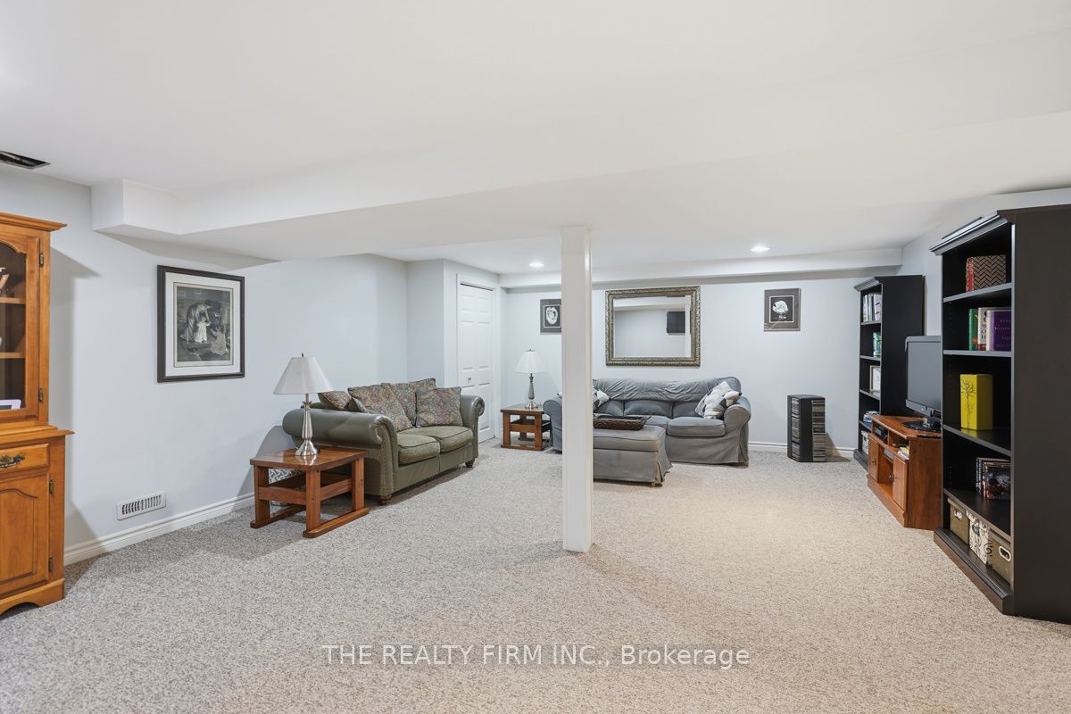 905 Dalhousie Drive Property Photo 33