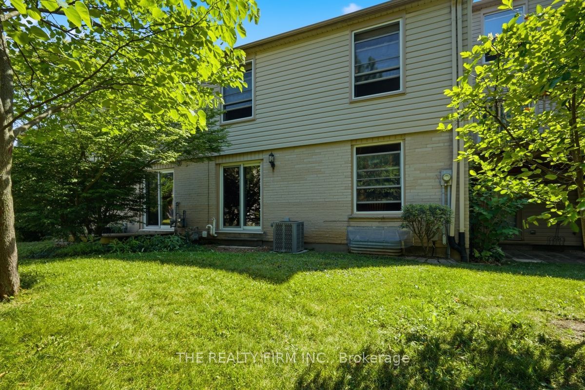905 Dalhousie Drive Property Photo 37