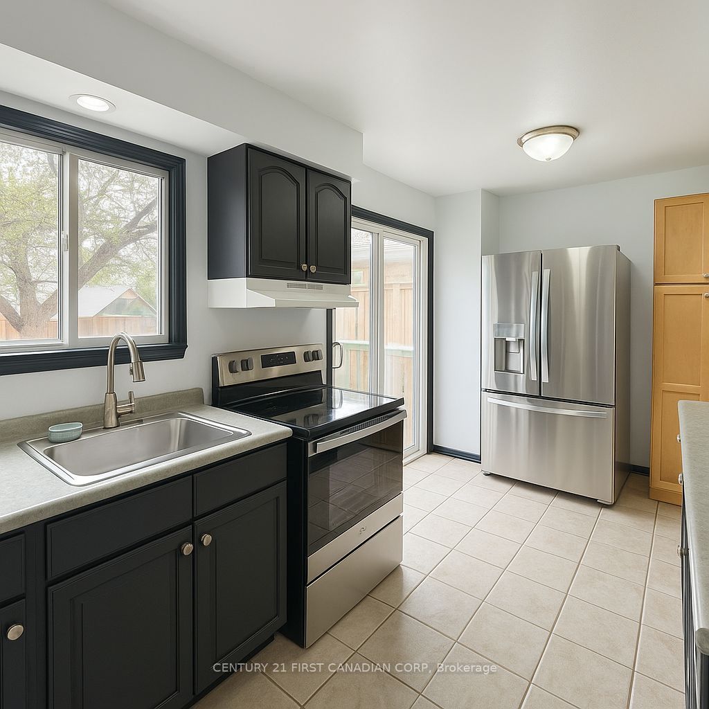 124 Ardsley Crescent Property Photo 3