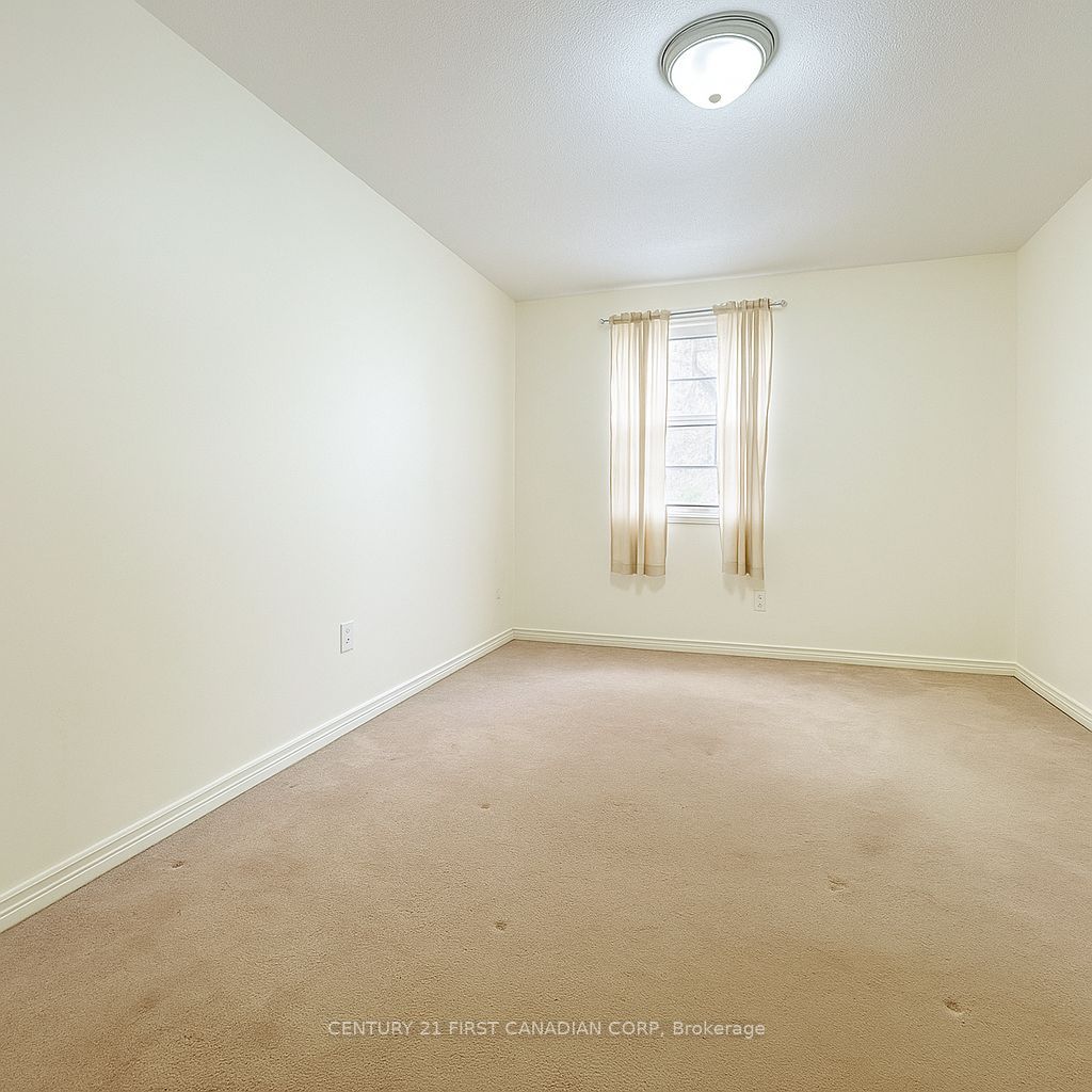 124 Ardsley Crescent Property Photo 7