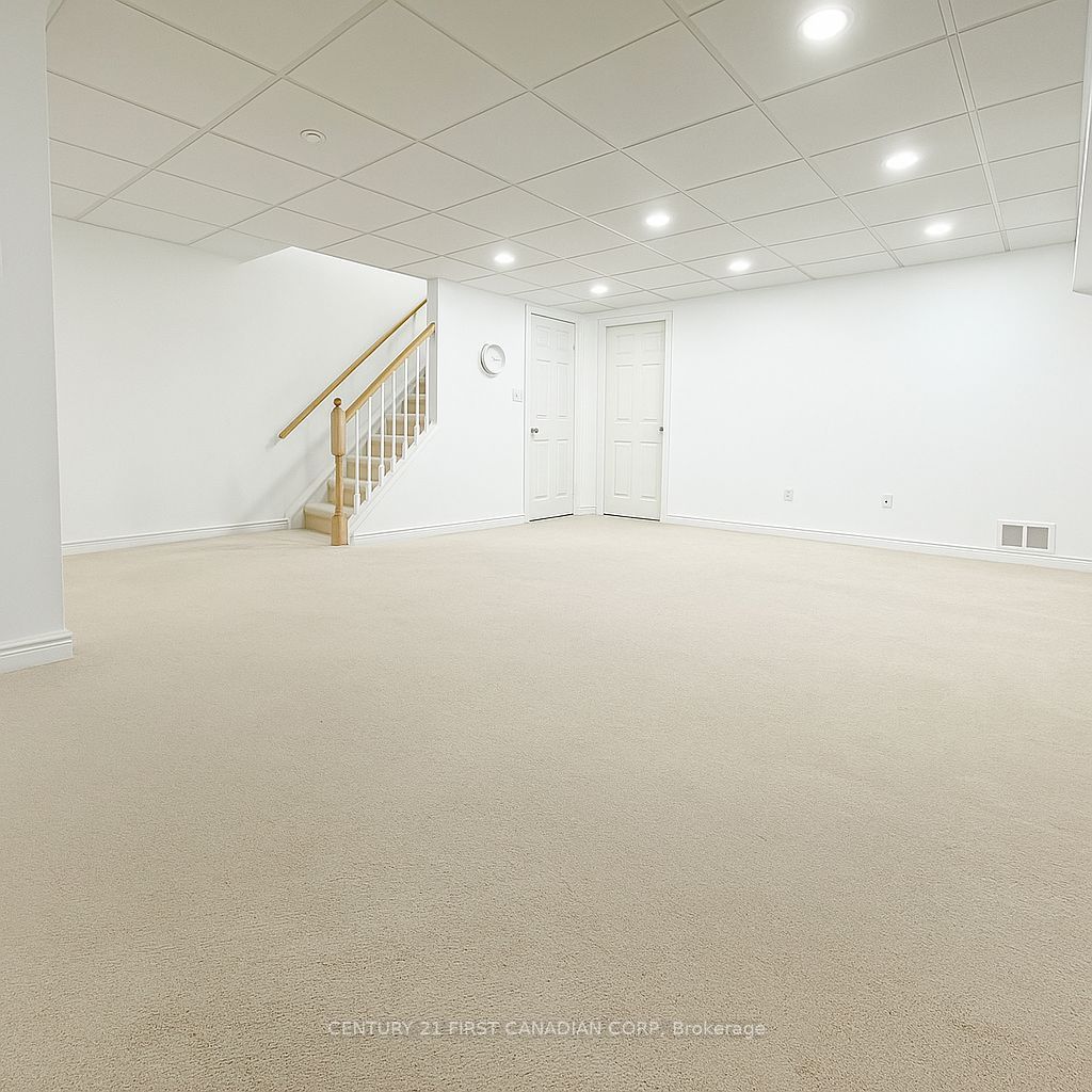 124 Ardsley Crescent Property Photo 10