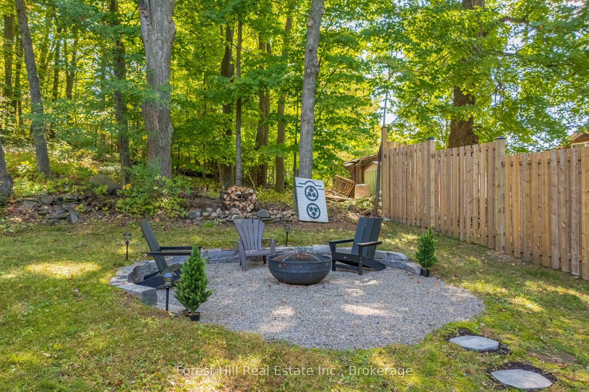 1 Maplecrest Court Property Photo 2