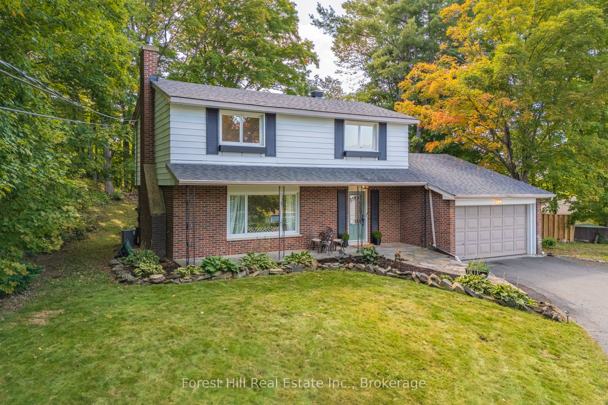 1 Maplecrest Court Property Photo 4