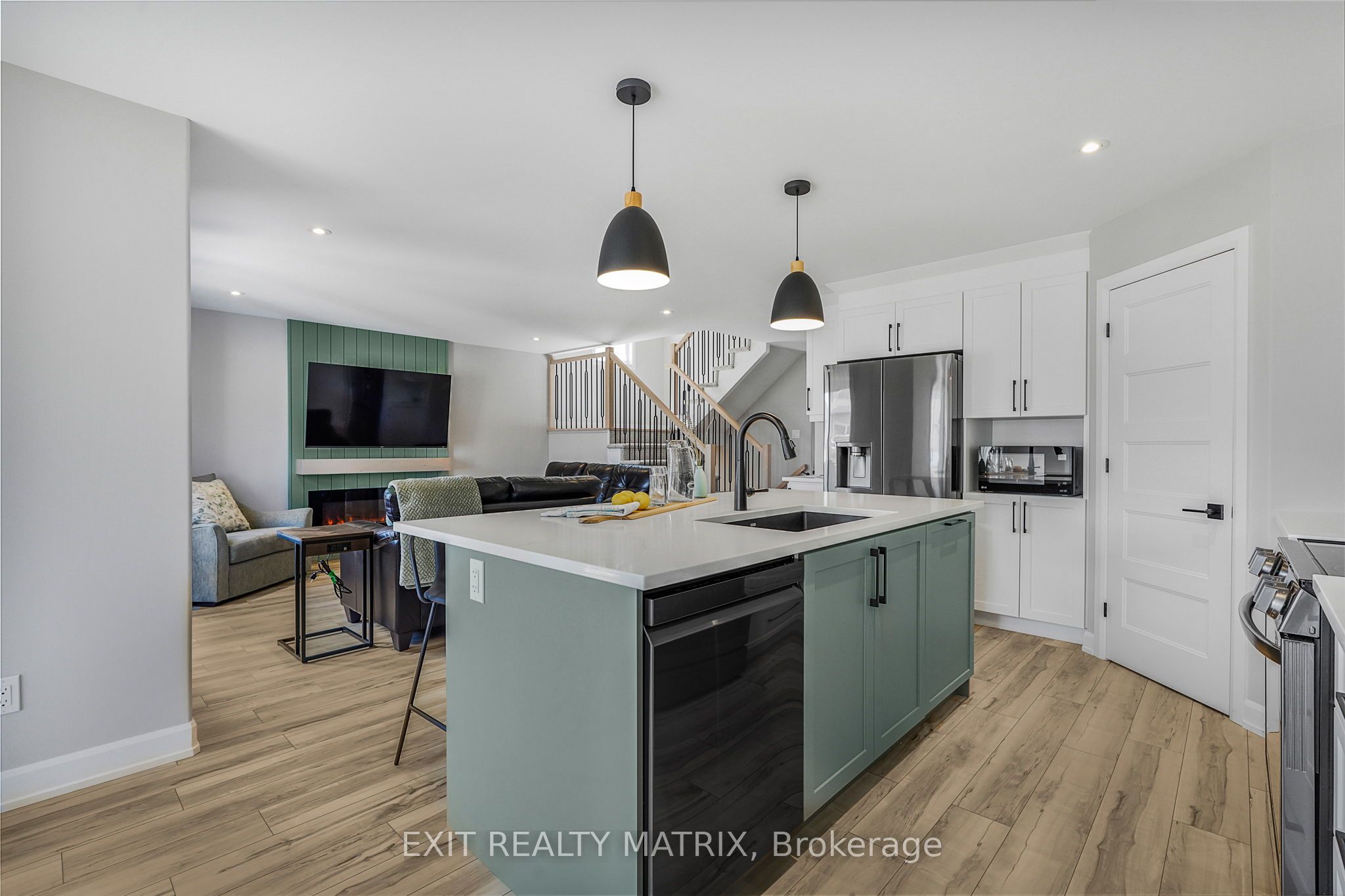 1202 Montblanc Crescent Property Photo 8