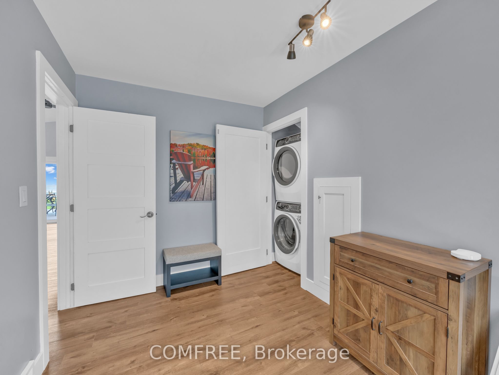 1007 Lakeshore Park Property Photo 13