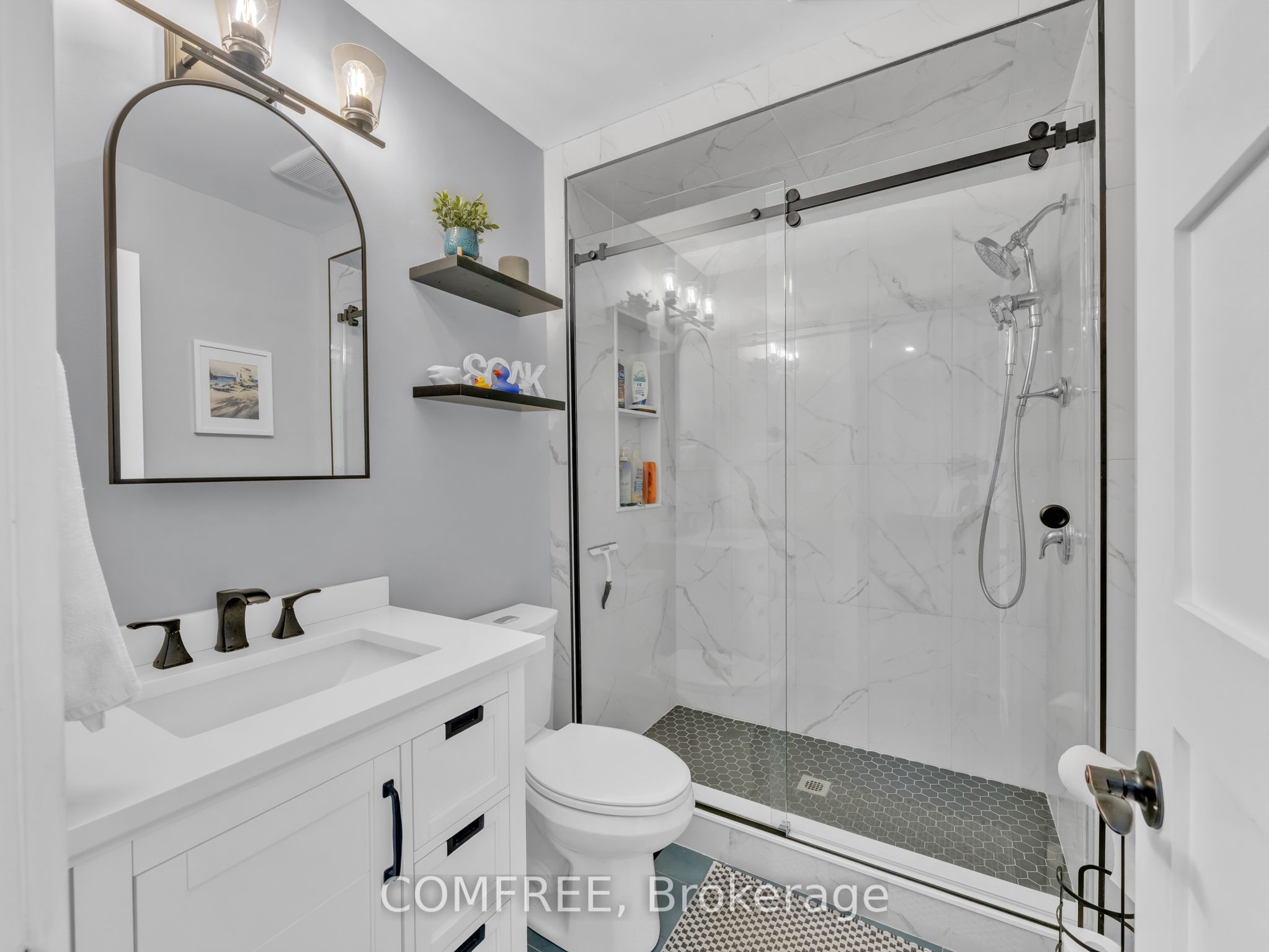 1007 Lakeshore Park Property Photo 14