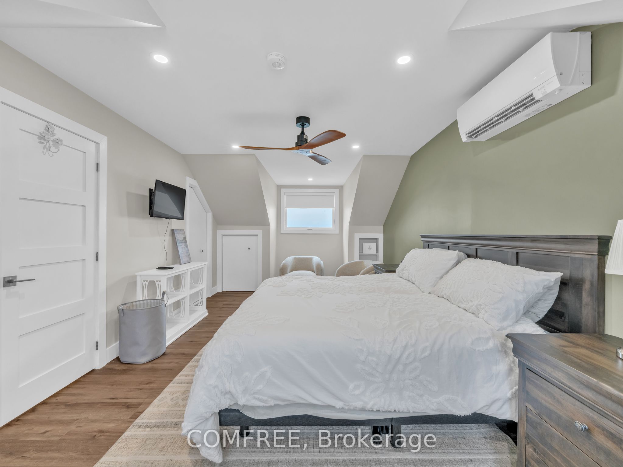 1007 Lakeshore Park Property Photo 17