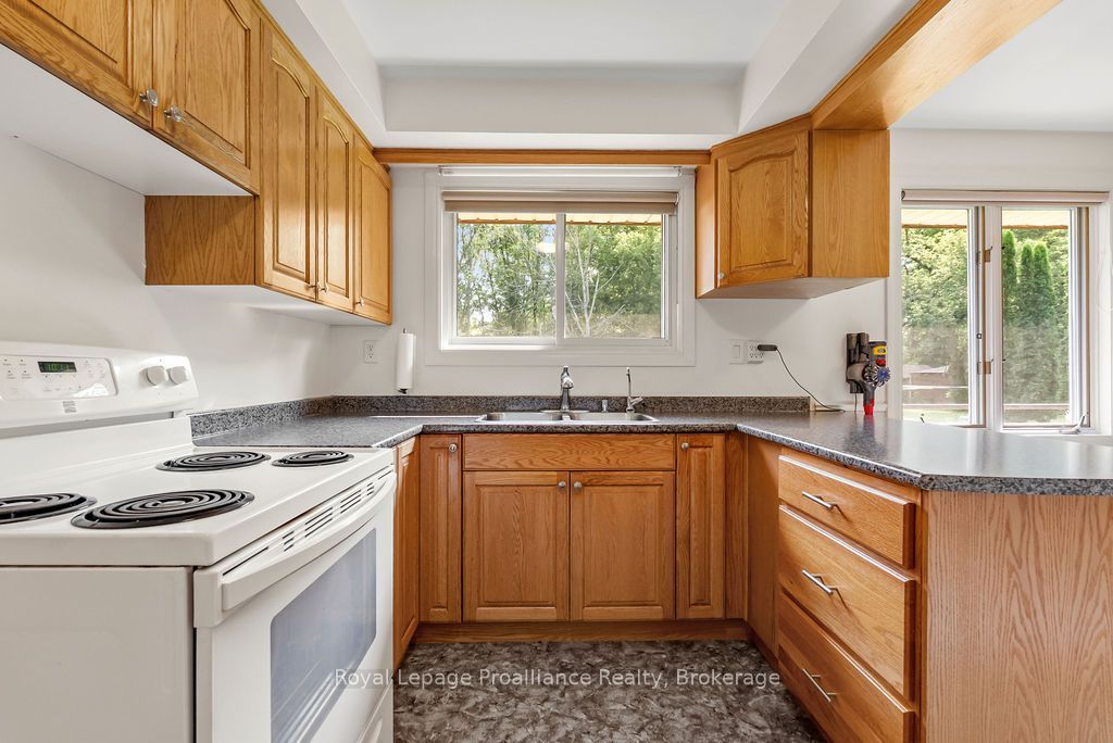 794 Foxboro Stirling Road Property Photo 10