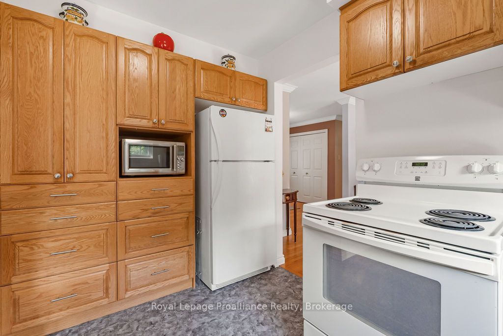 794 Foxboro Stirling Road Property Photo 11