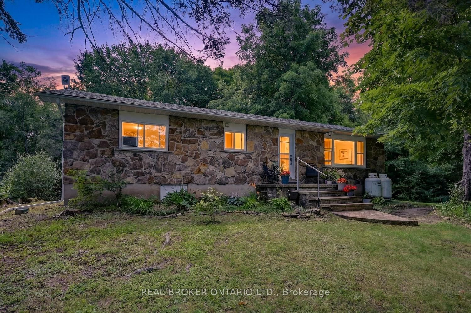 5397 Roger Stevens Drive Property Photo 1