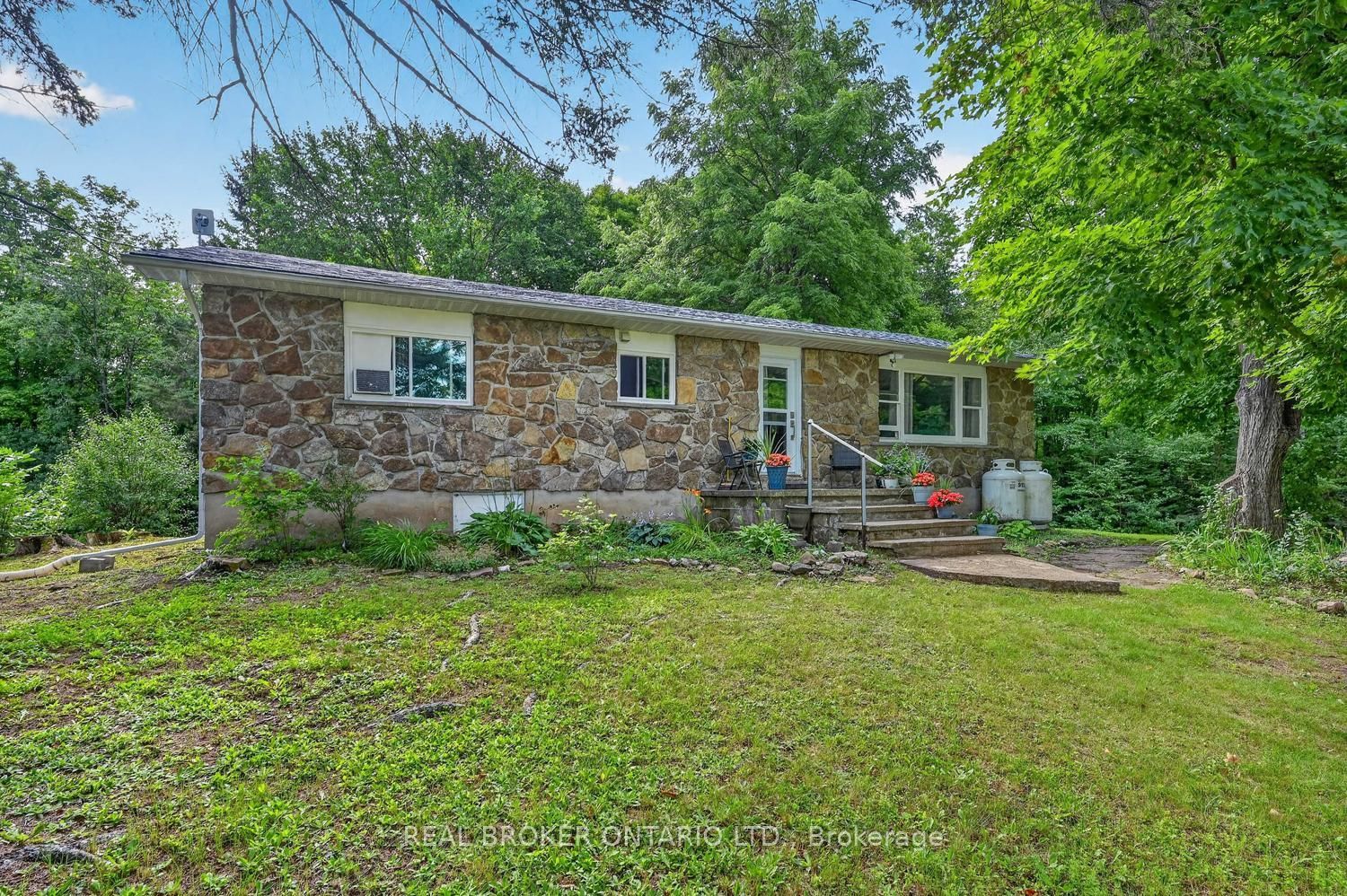 5397 Roger Stevens Drive Property Photo 2