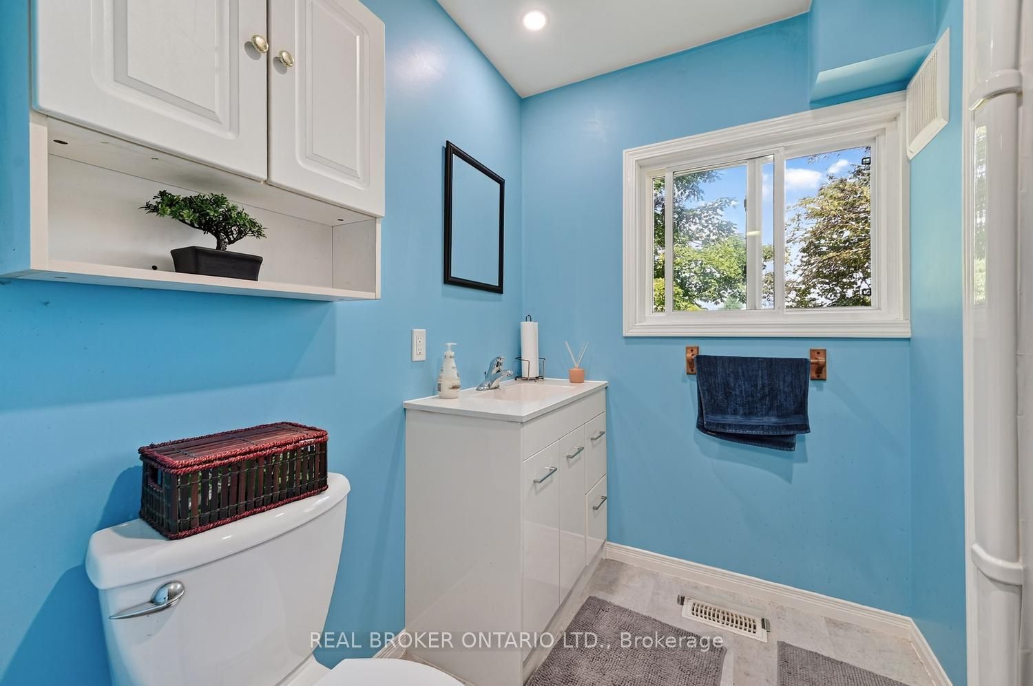 5397 Roger Stevens Drive Property Photo 14