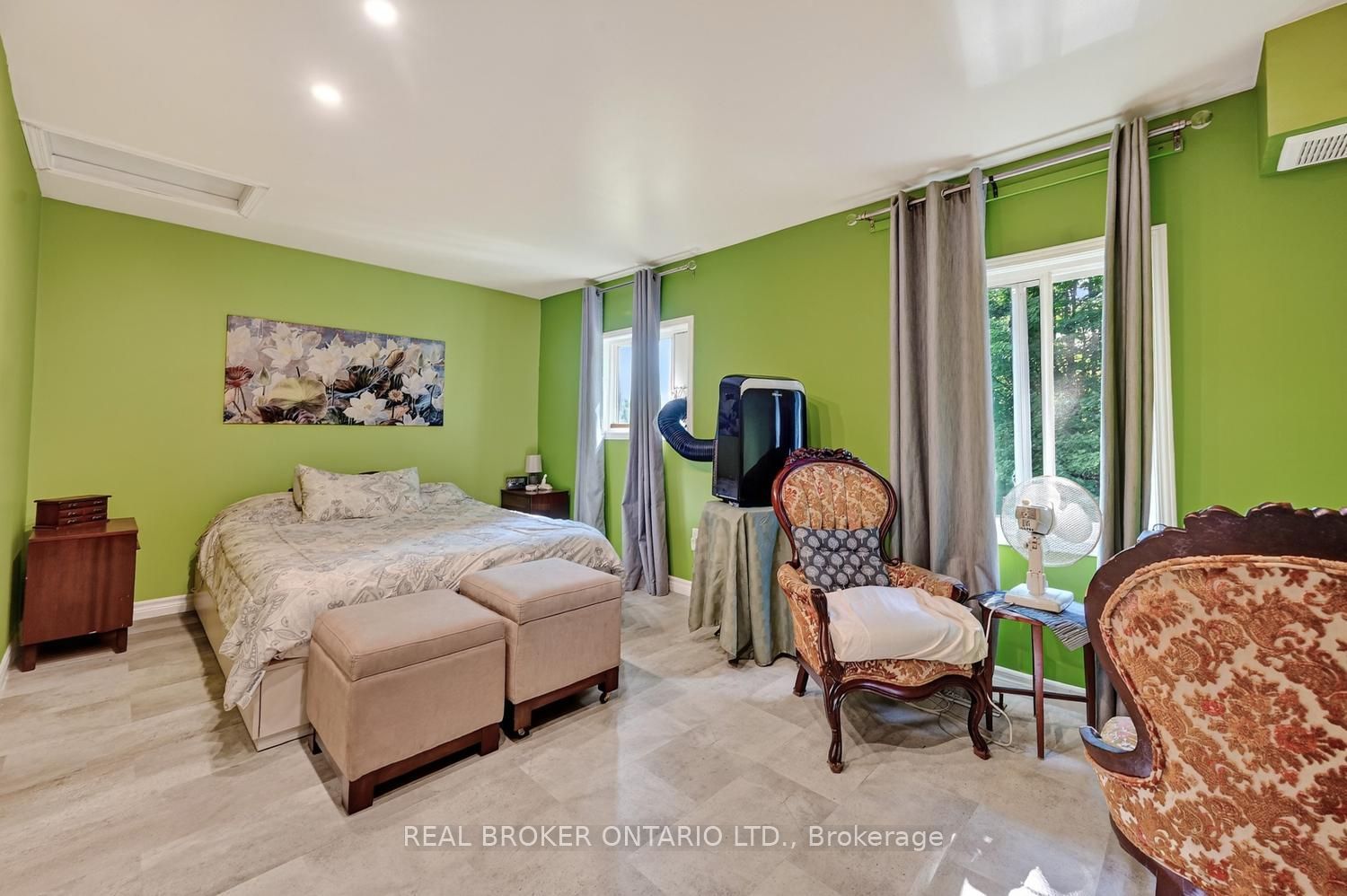 5397 Roger Stevens Drive Property Photo 16