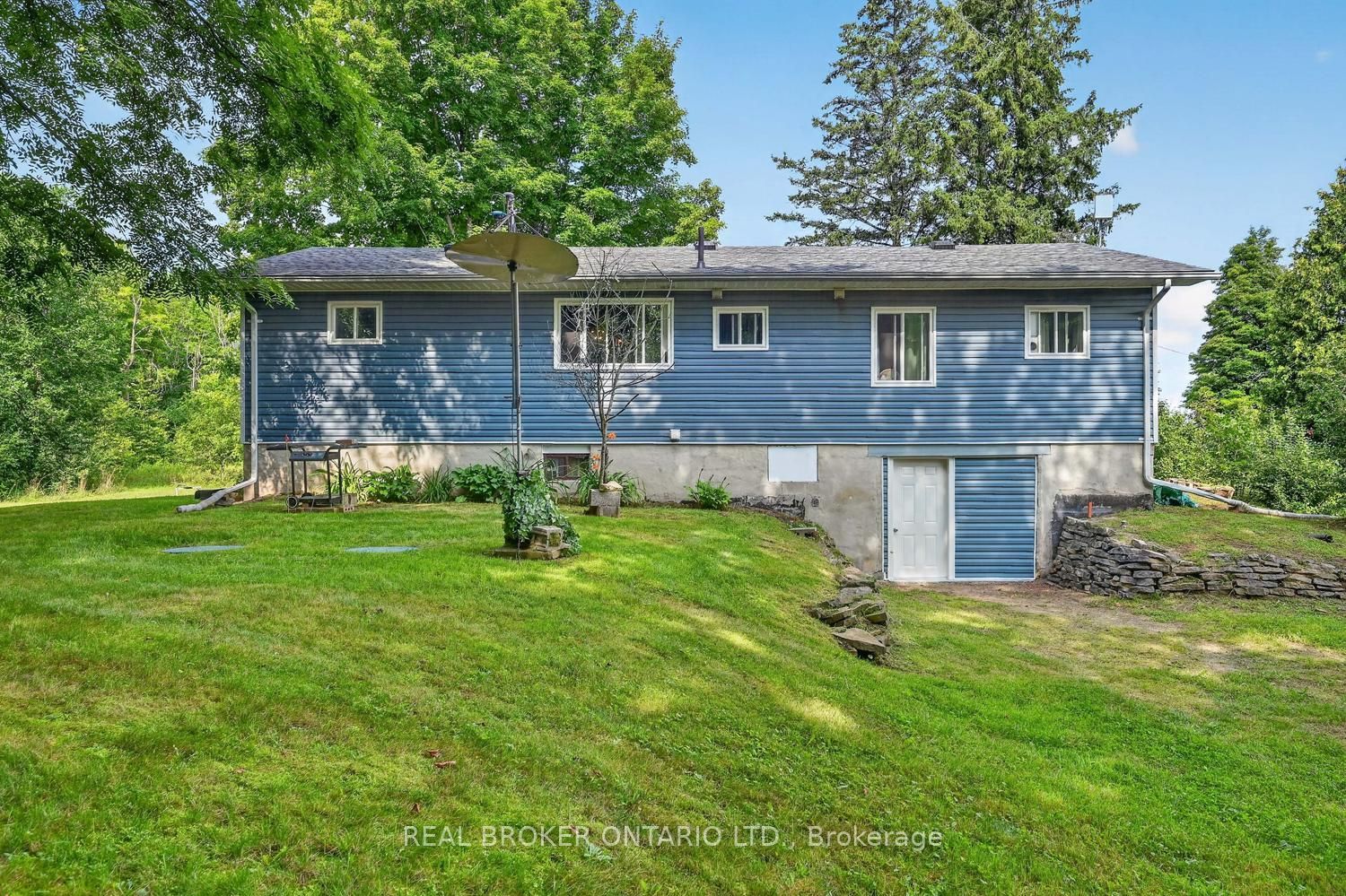 5397 Roger Stevens Drive Property Photo 32
