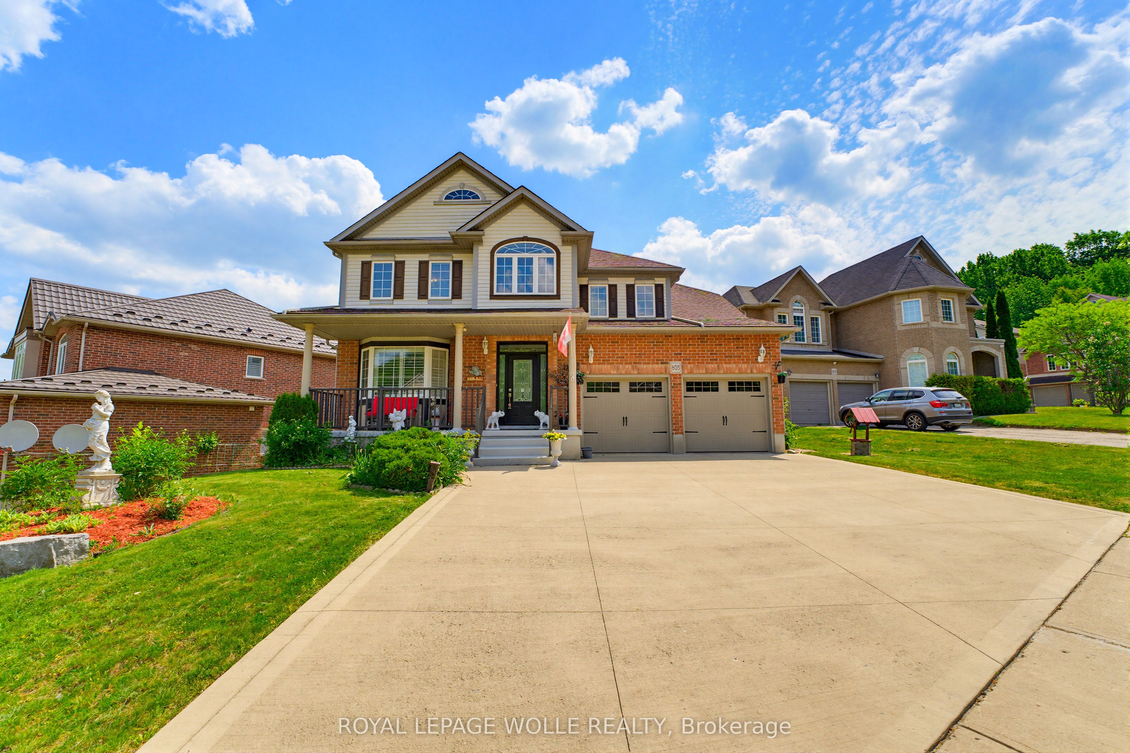 805 Munich Circle Property Photo 1