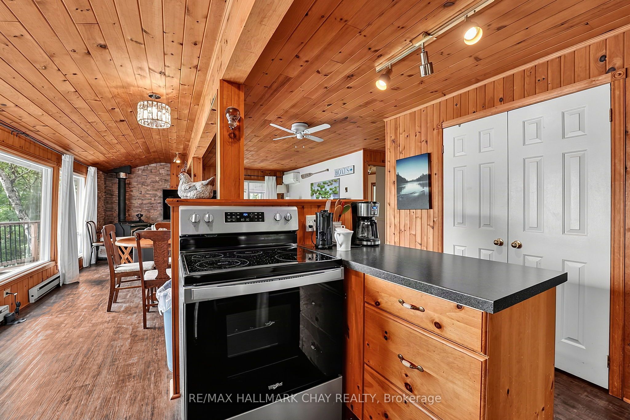 1283 Lions Head Road Property Photo 22