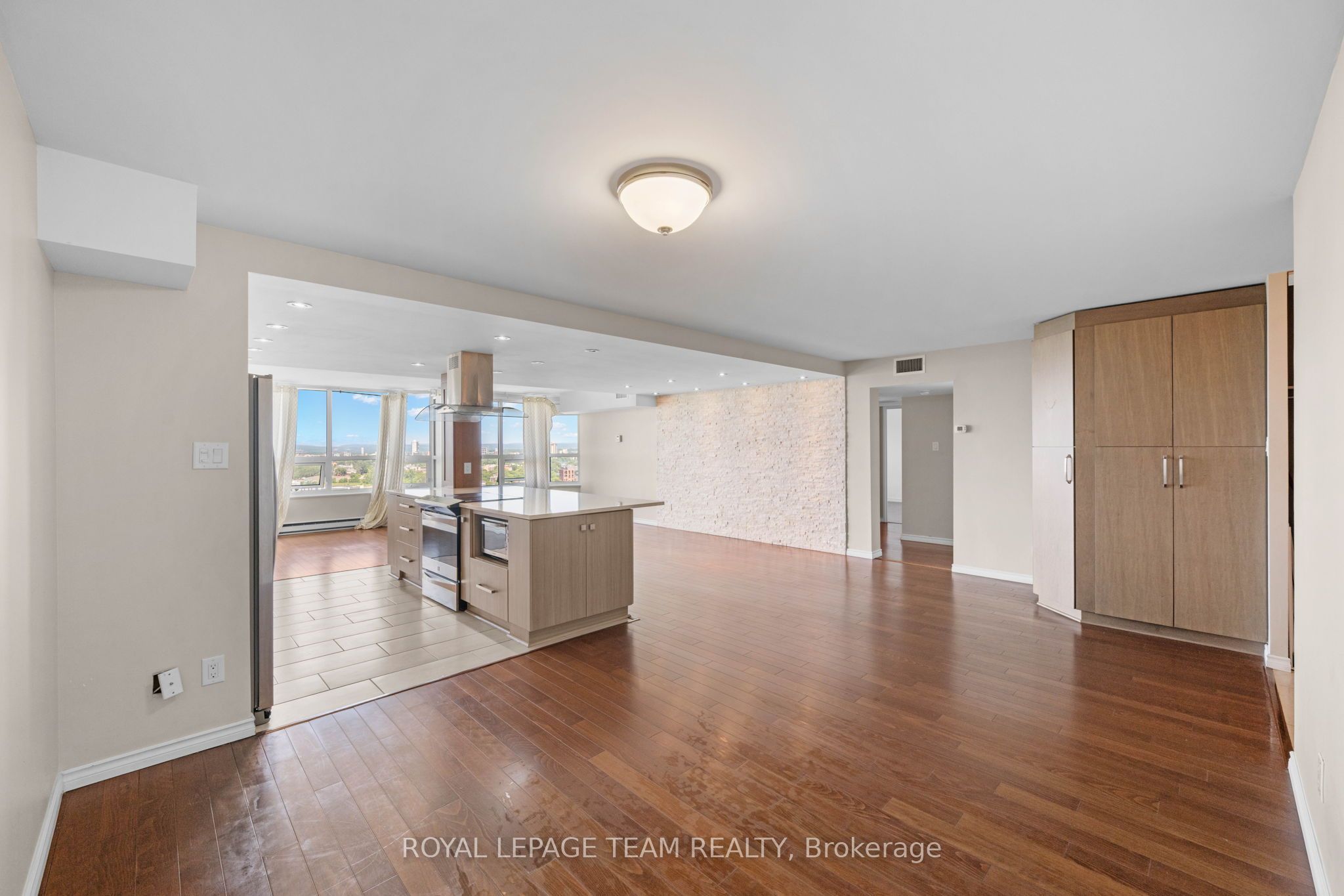 1500 Riverside Drive 2408 Property Photo 10