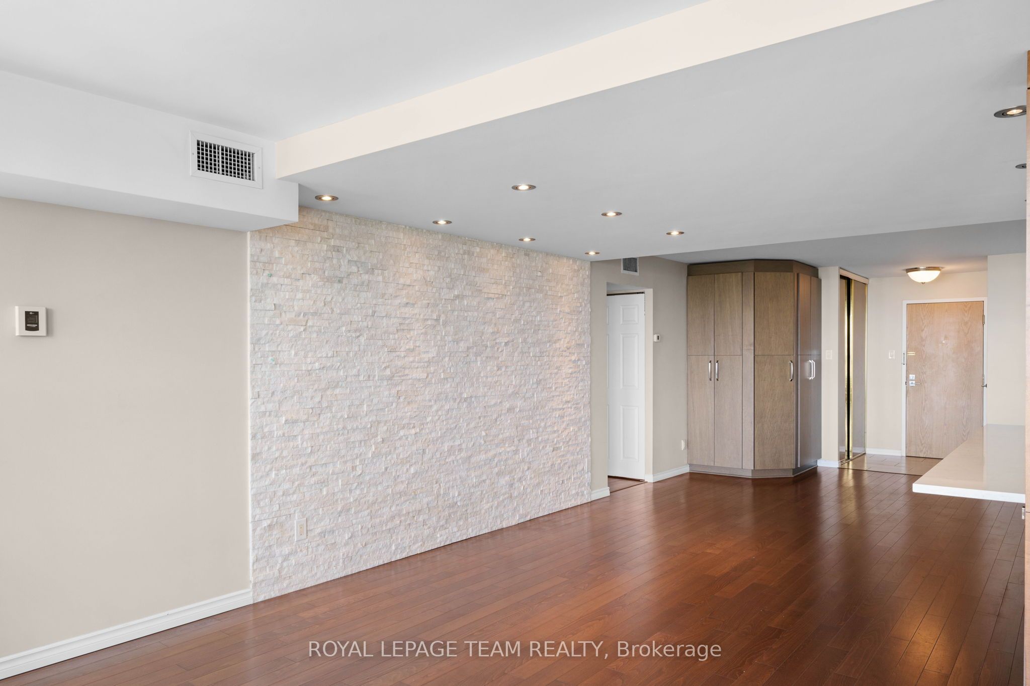 1500 Riverside Drive 2408 Property Photo 21