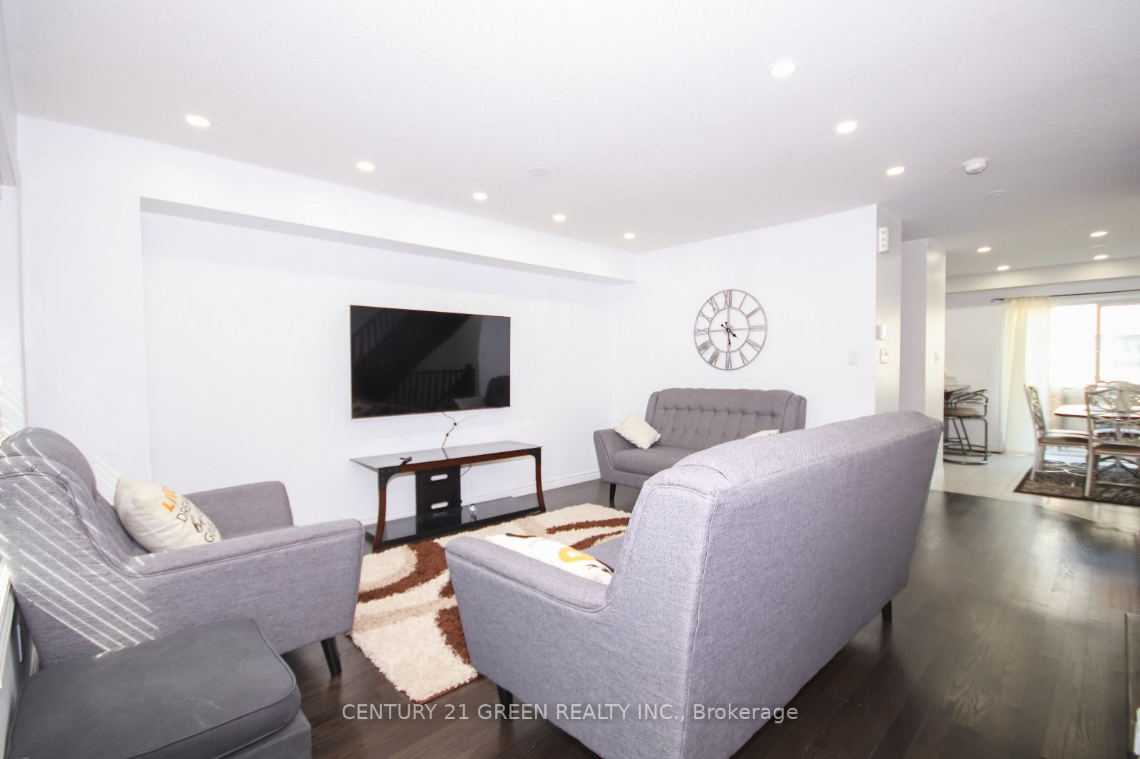 19 England Terrace Property Photo 7