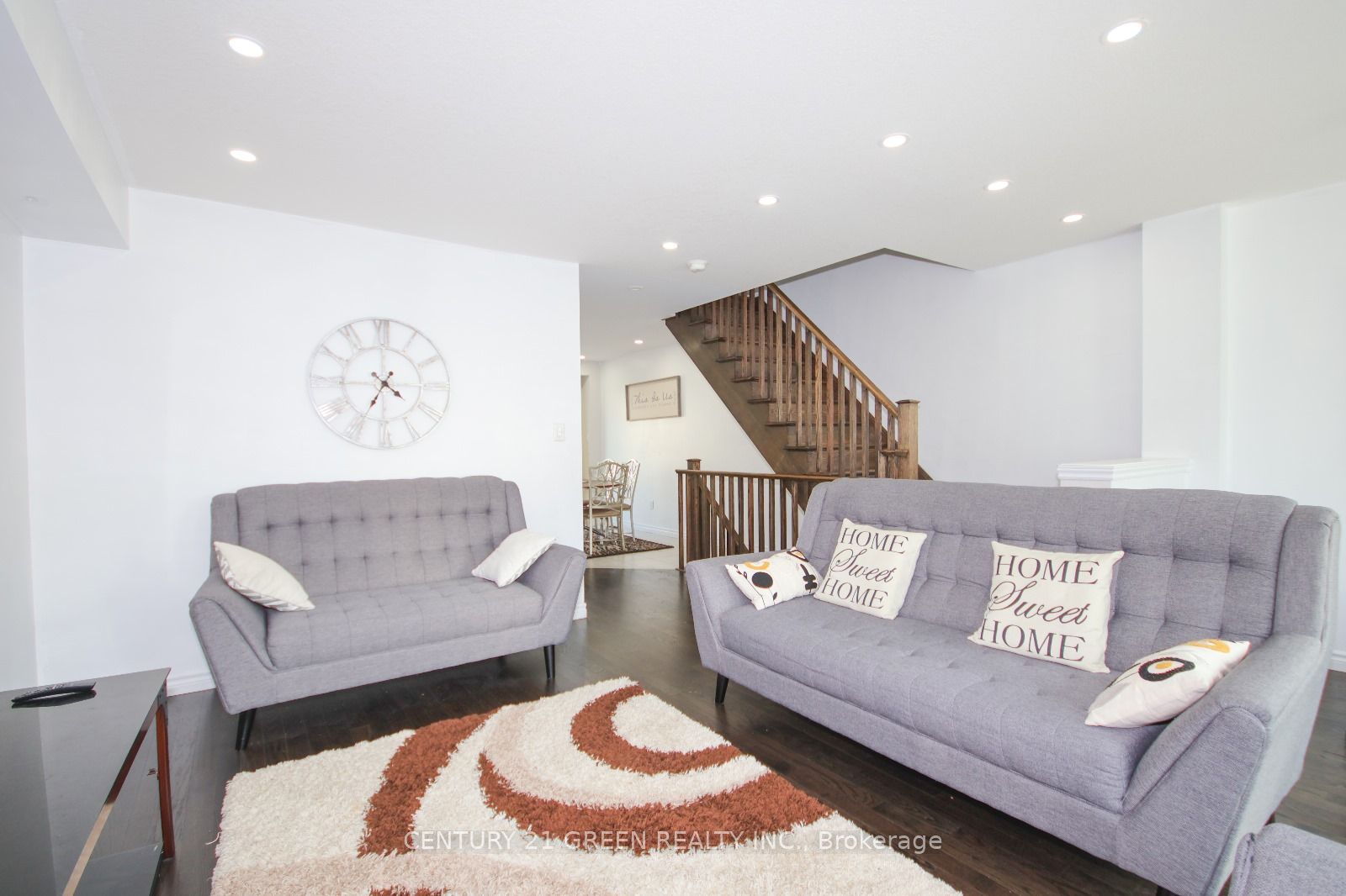 19 England Terrace Property Photo 8