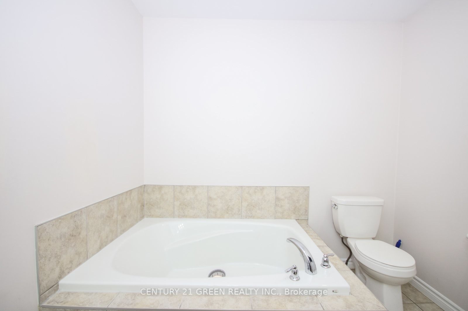 19 England Terrace Property Photo 10