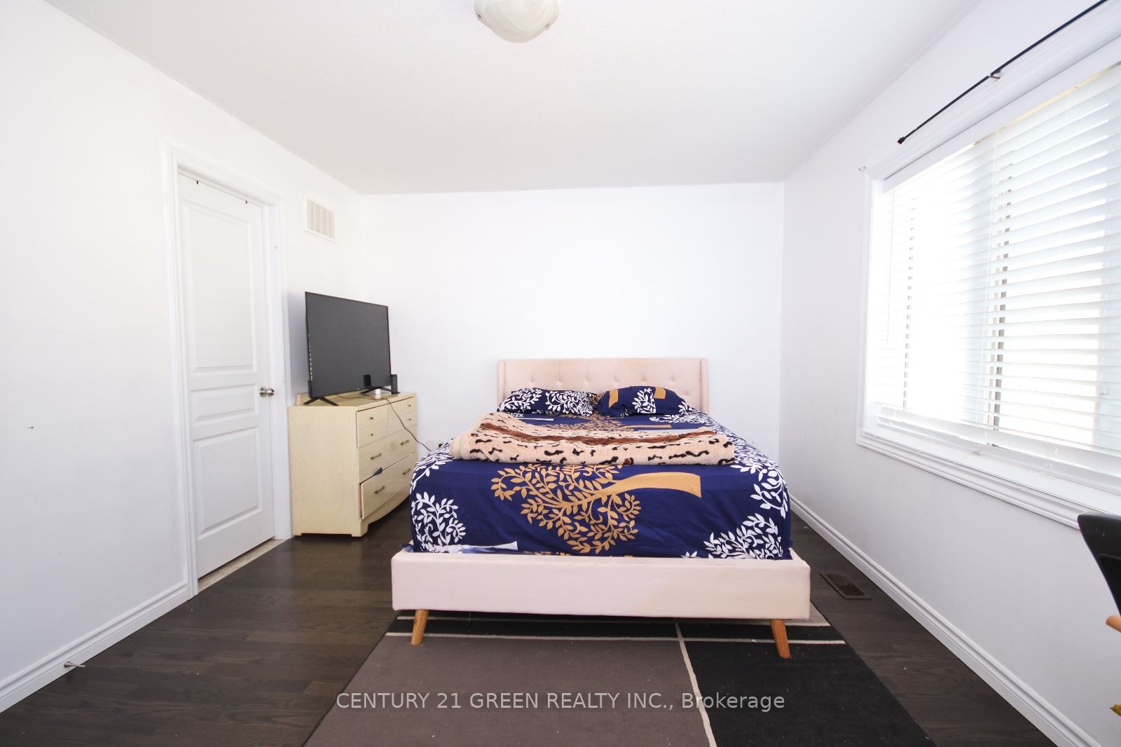 19 England Terrace Property Photo 14
