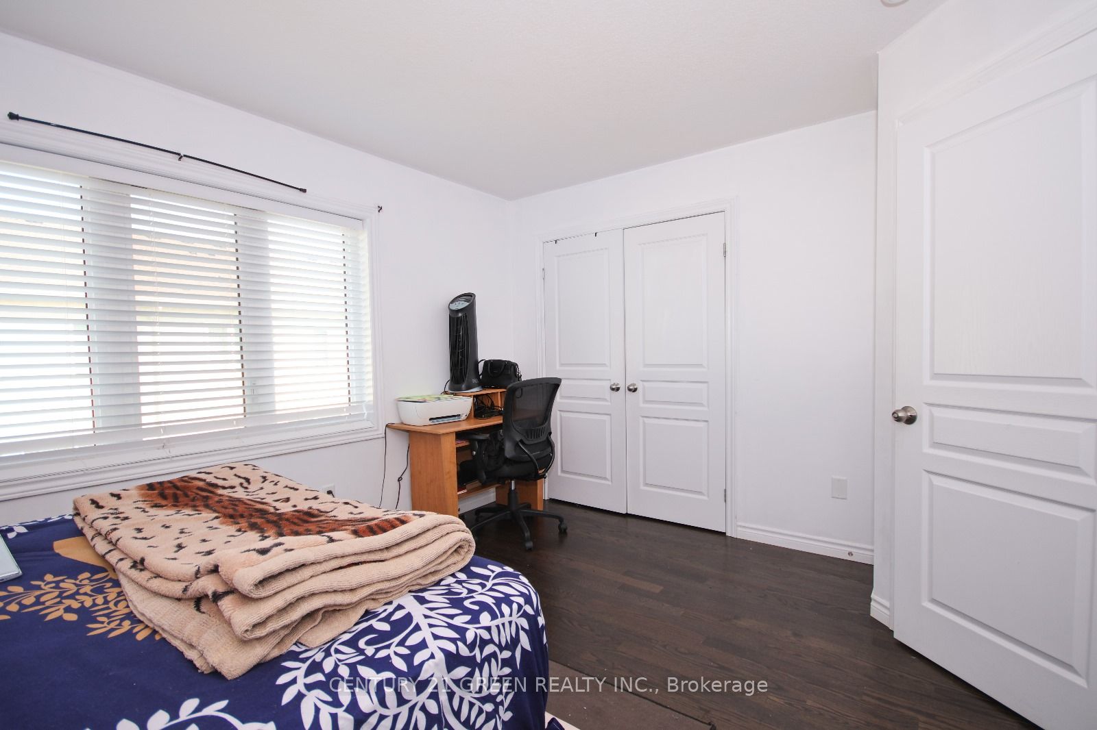 19 England Terrace Property Photo 16