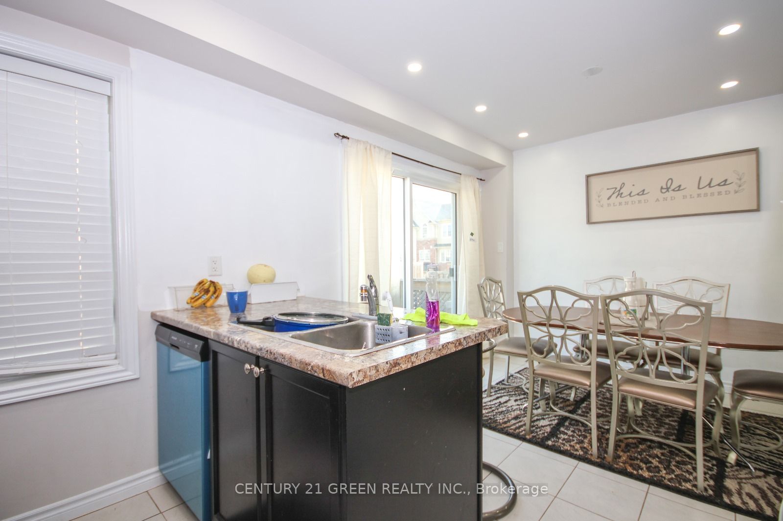 19 England Terrace Property Photo 22