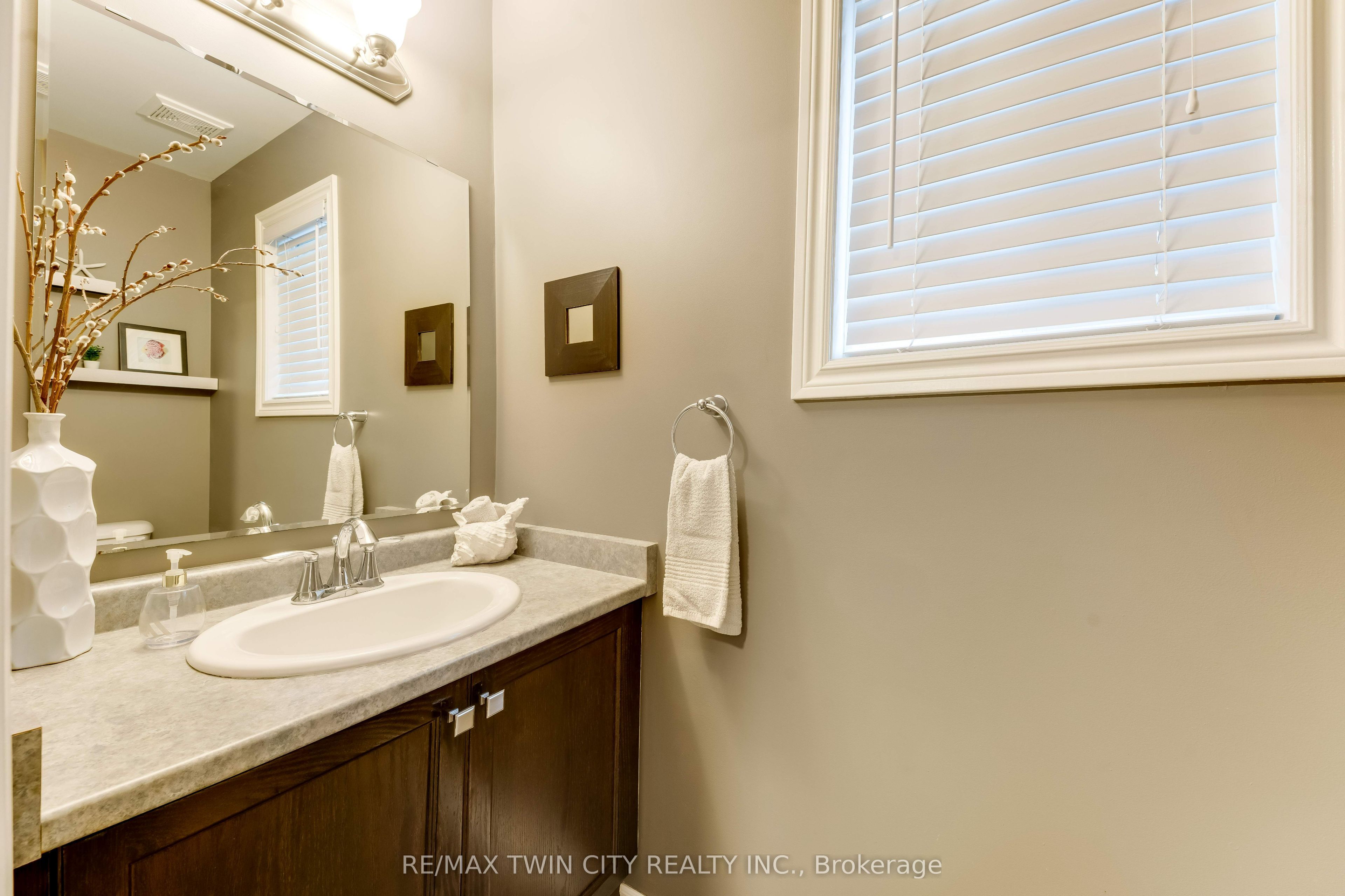 143 Riehm Street Property Photo 4