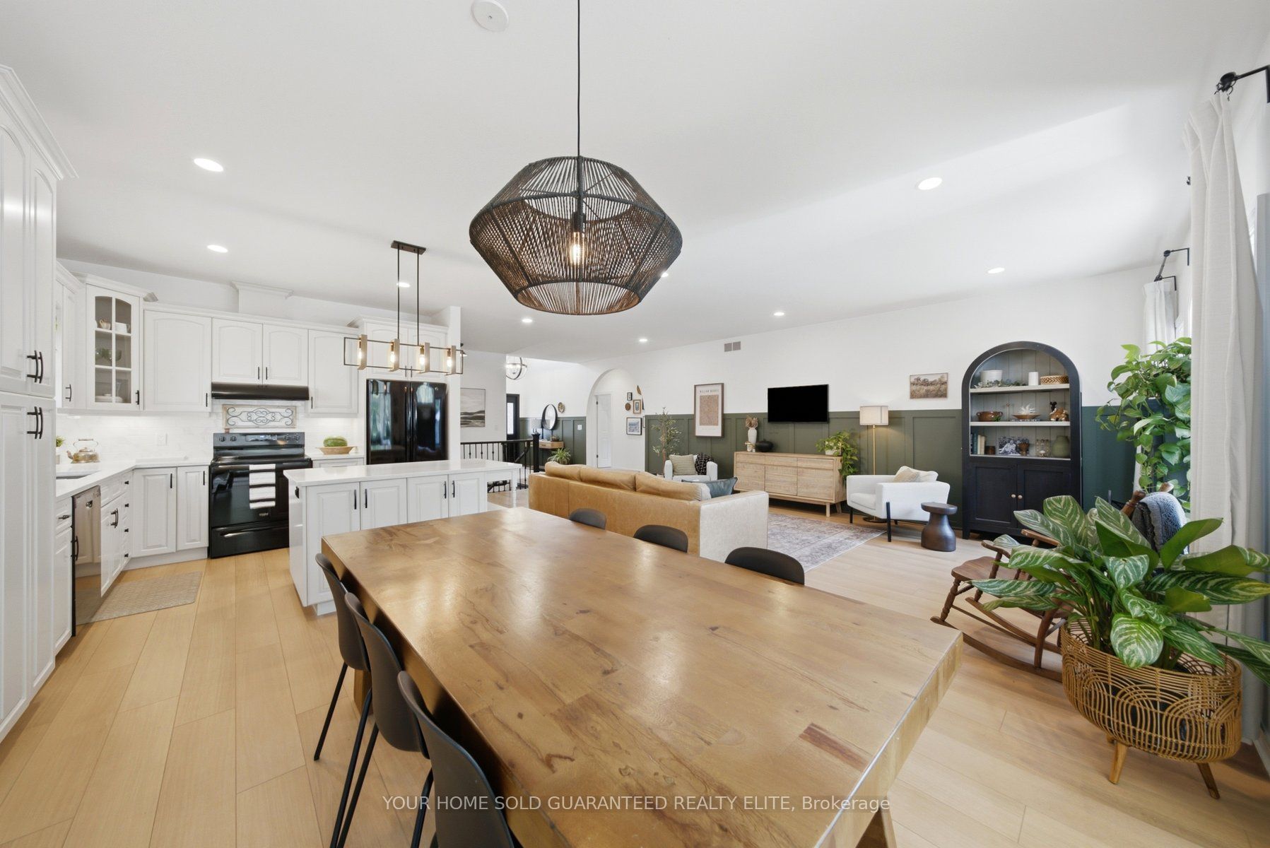 395 Foxtail Avenue Property Photo 13