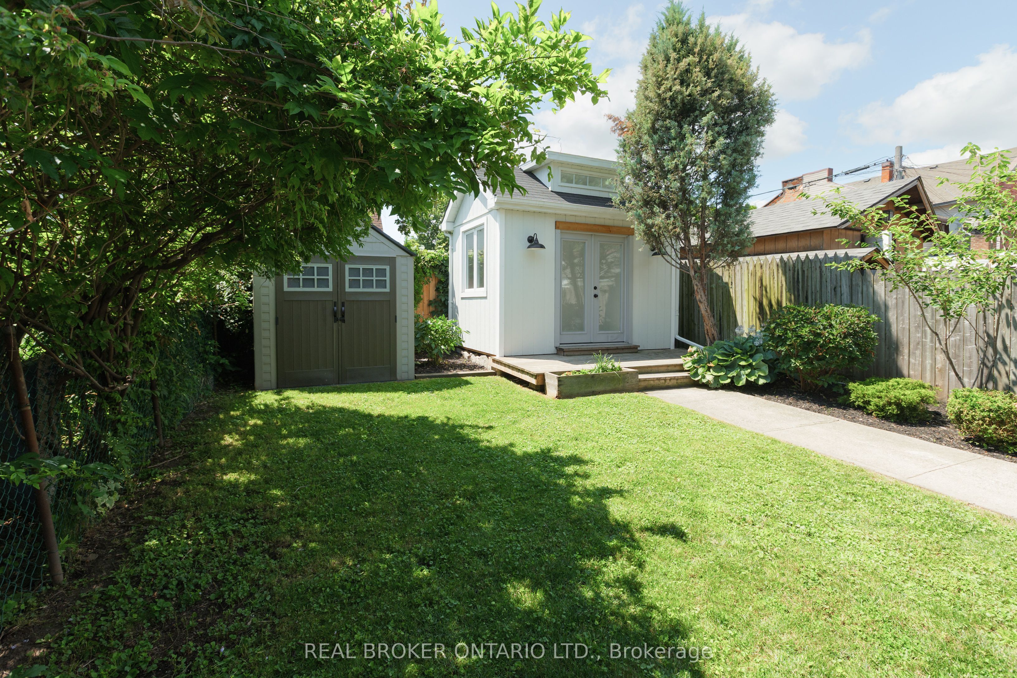 46 Murray Street E Property Photo 18