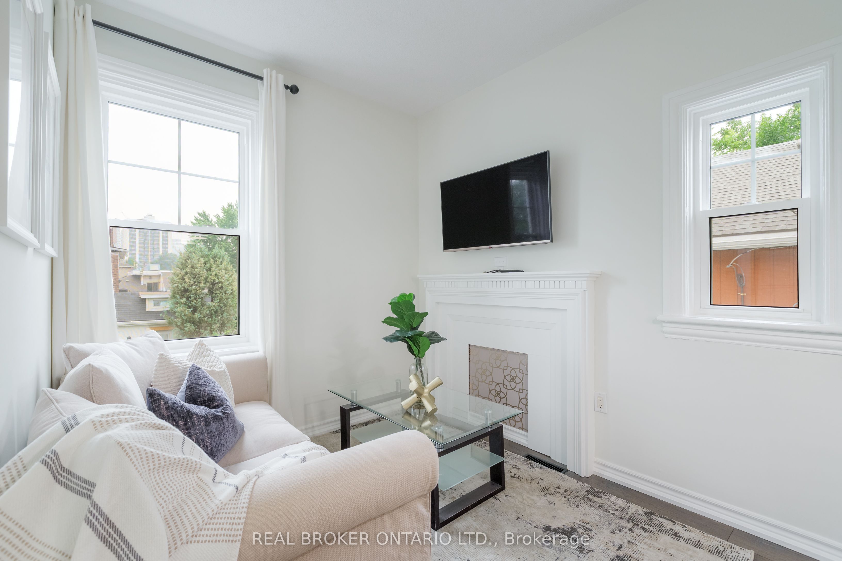 46 Murray Street E Property Photo 30