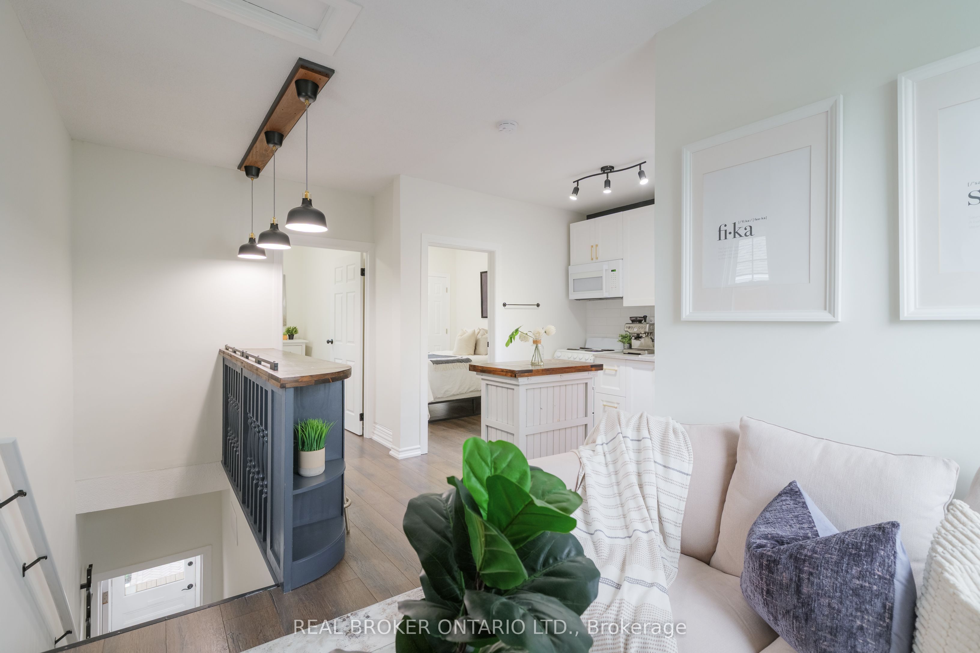 46 Murray Street E Property Photo 31