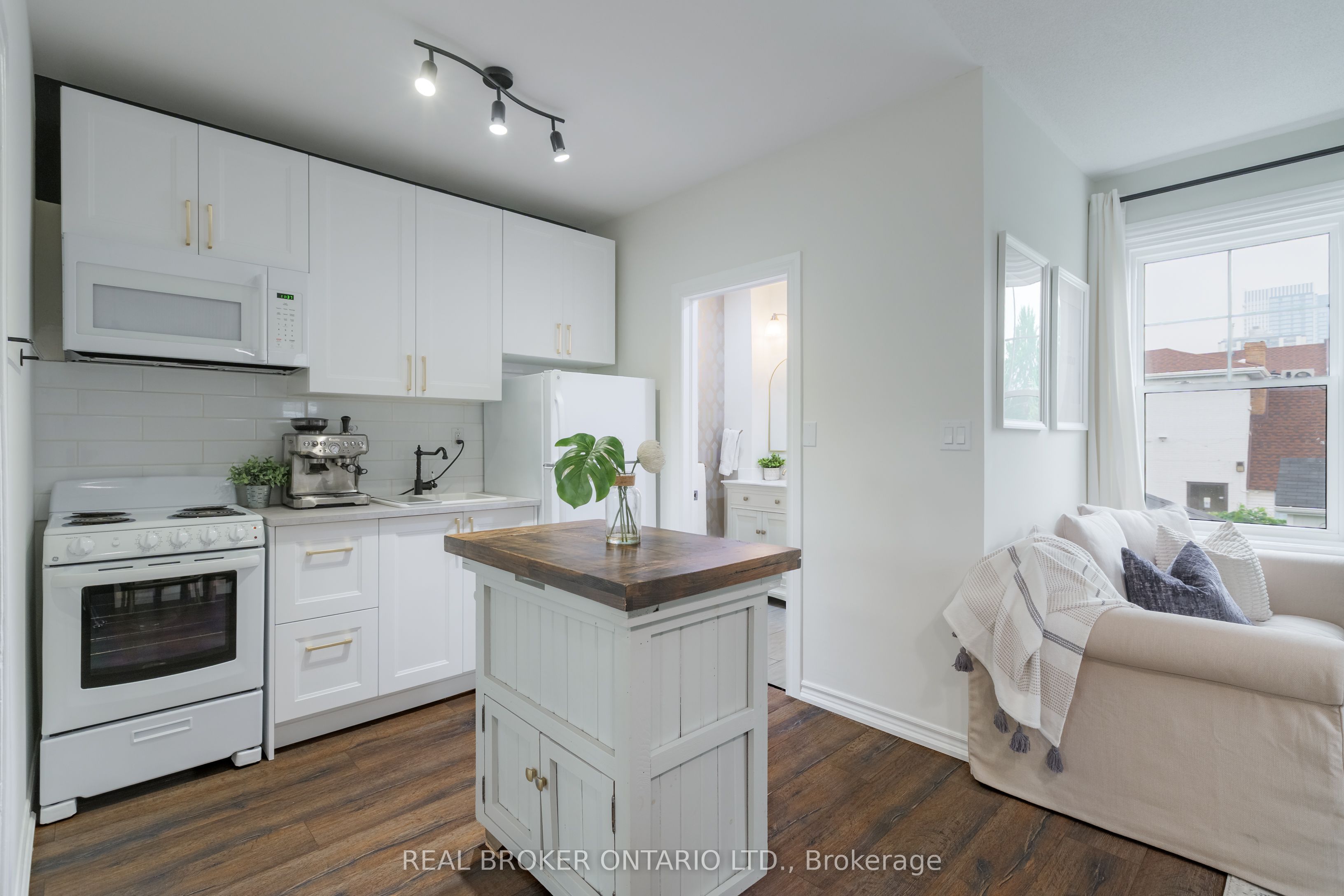 46 Murray Street E Property Photo 33