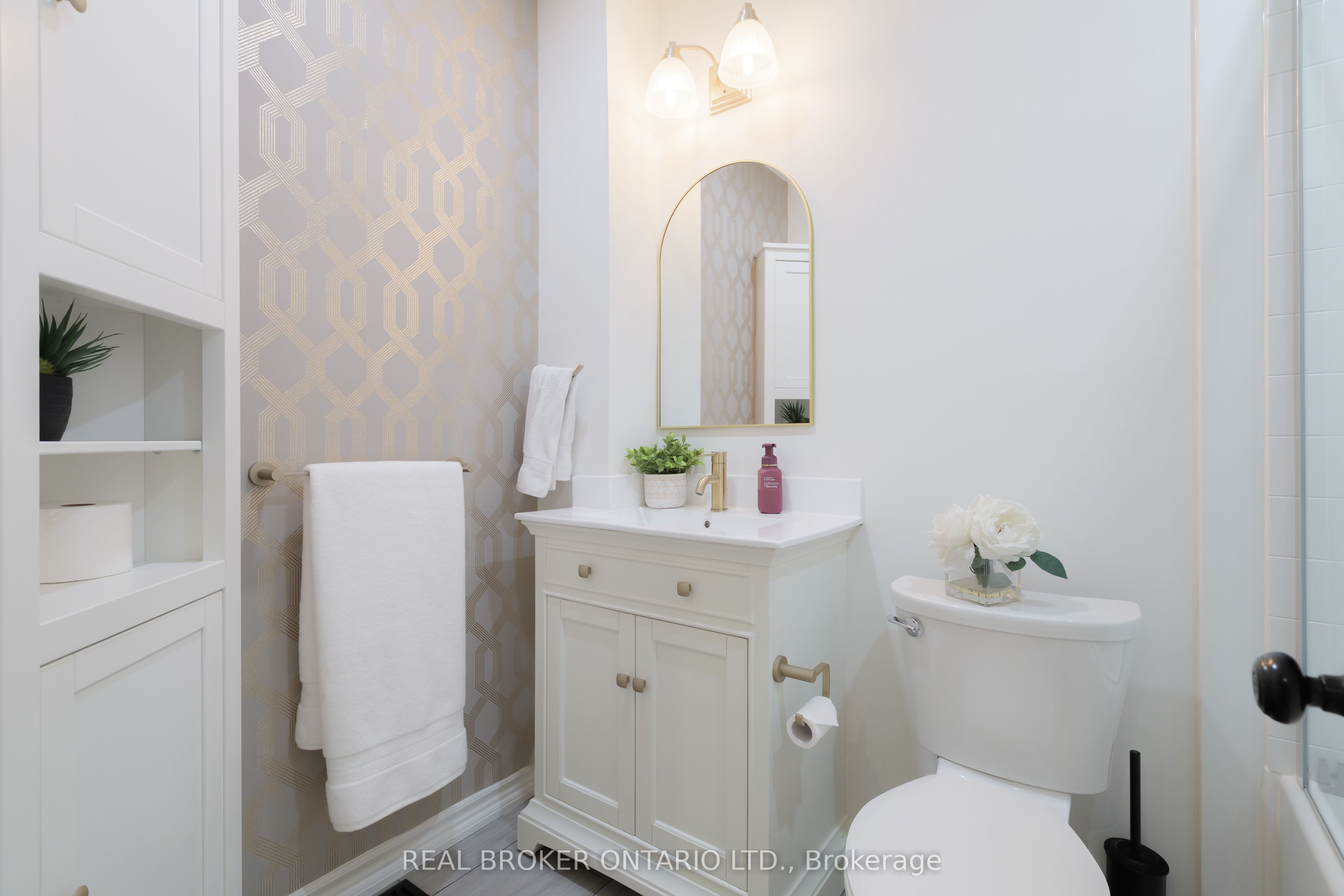 46 Murray Street E Property Photo 35